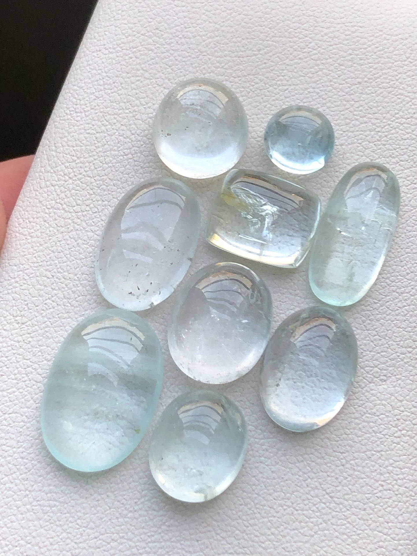 52.20 carats Aquamarine cabochons lot