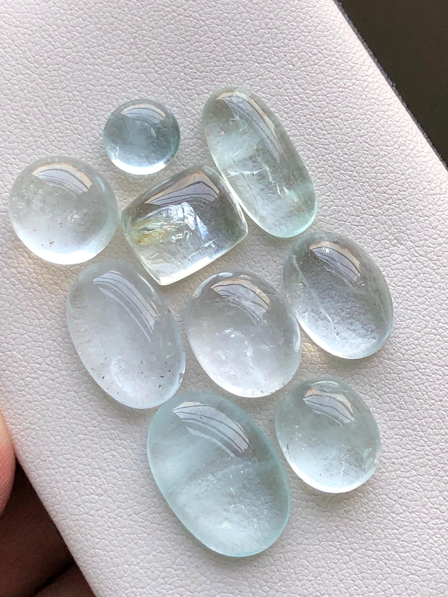 52.20 carats Aquamarine cabochons lot