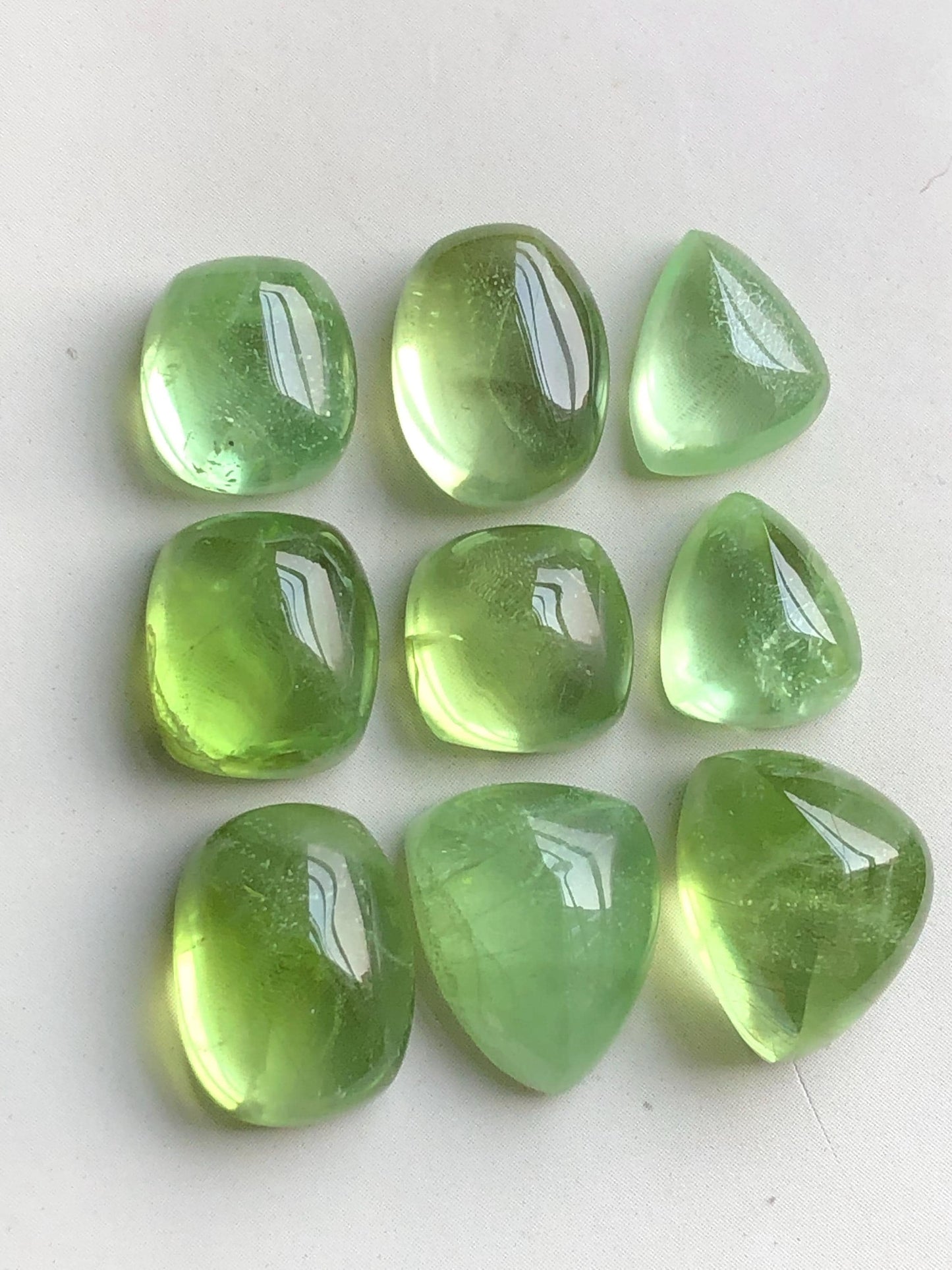 67.40 carats Peridot cabochons lot