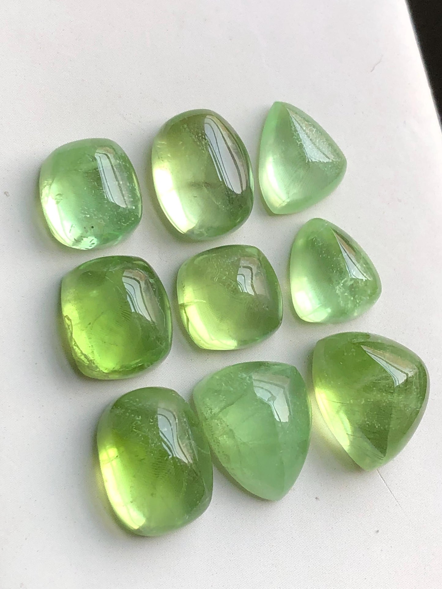 67.40 carats Peridot cabochons lot