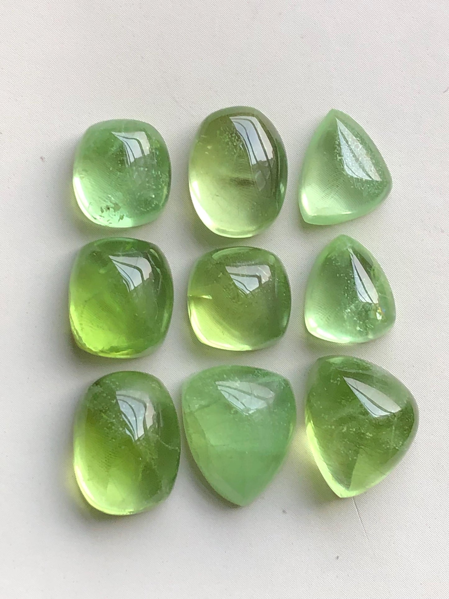 67.40 carats Peridot cabochons lot