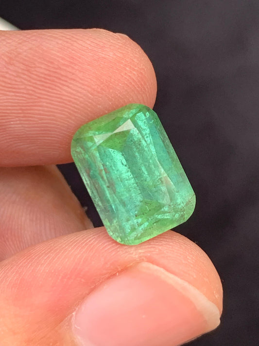 8.80 carats Green tourmaline origin Afghanistan