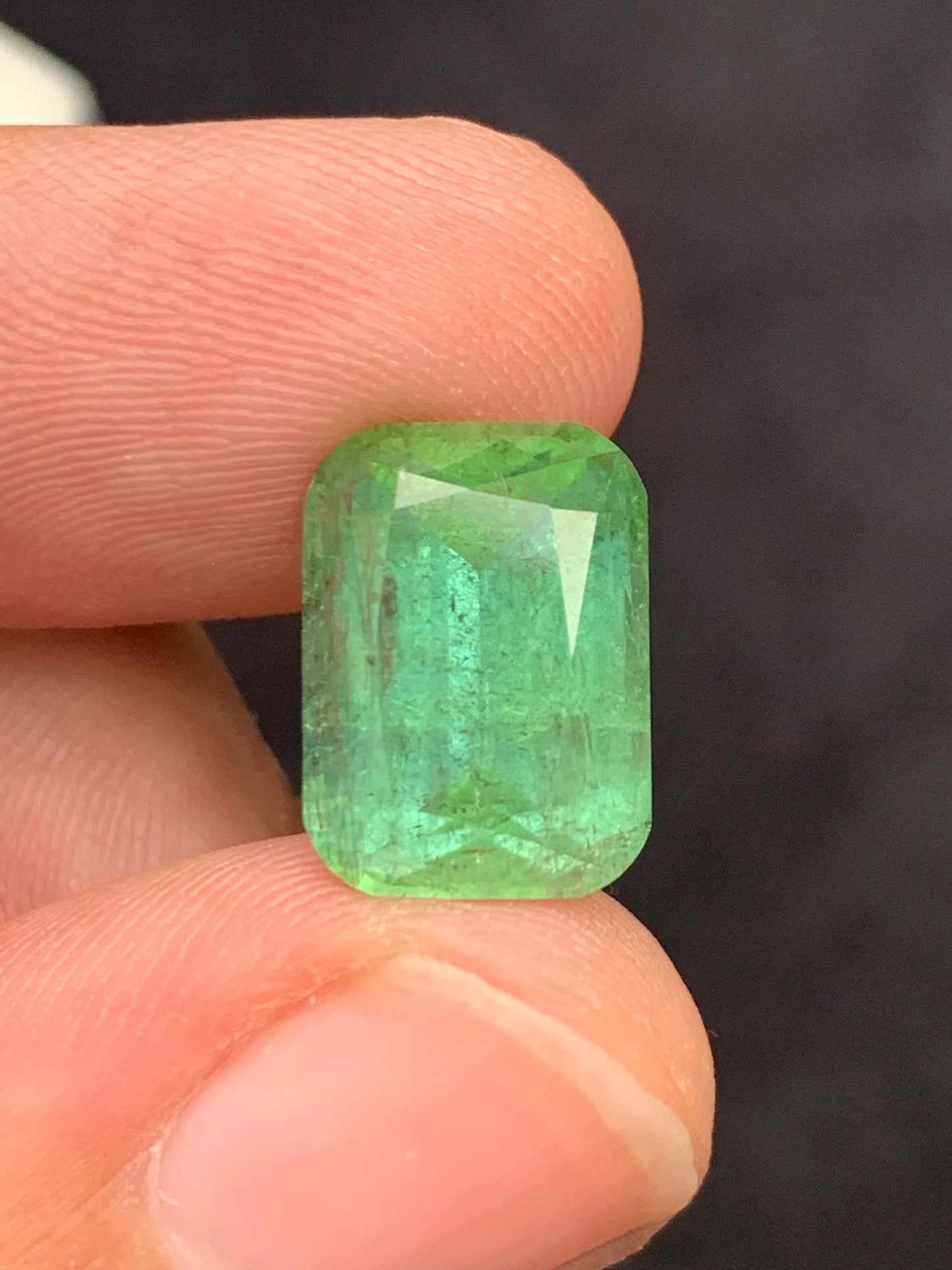 8.80 carats Green tourmaline origin Afghanistan