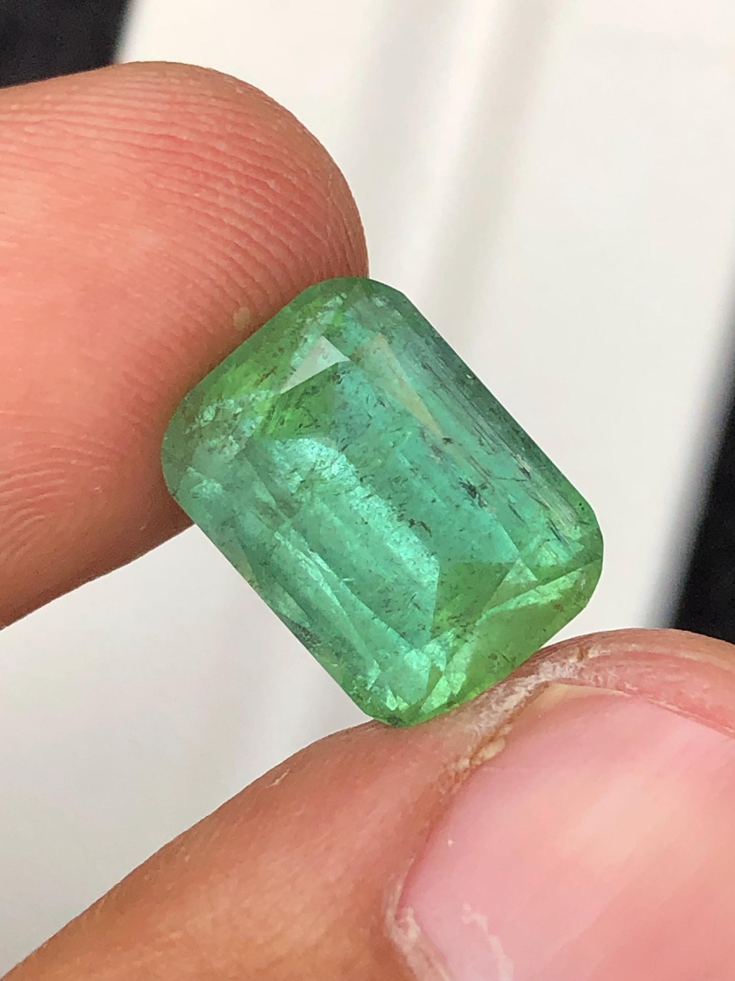 8.80 carats Green tourmaline origin Afghanistan