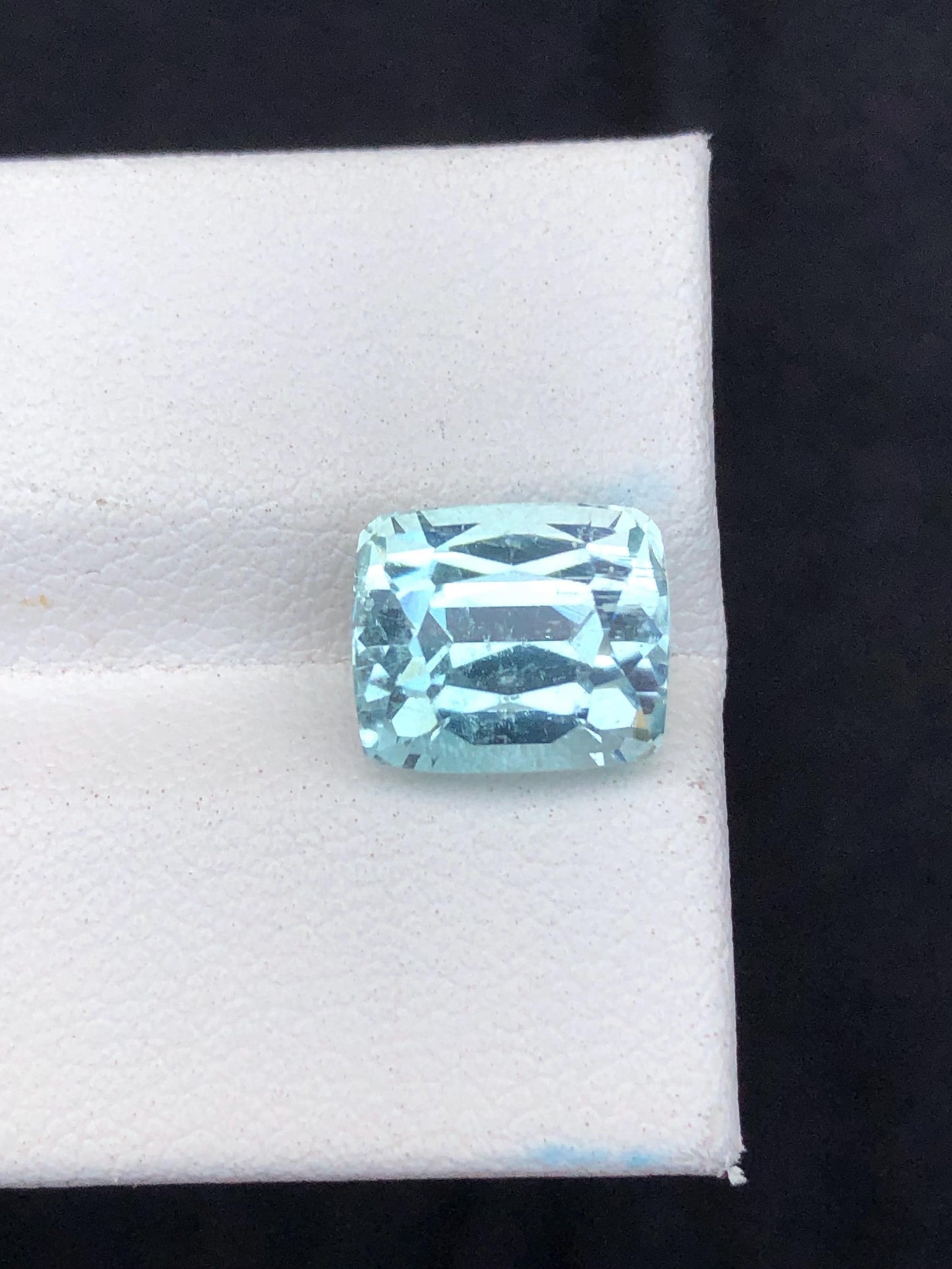 5.10 ct sea foam tourmaline dimension:10*8*8mm