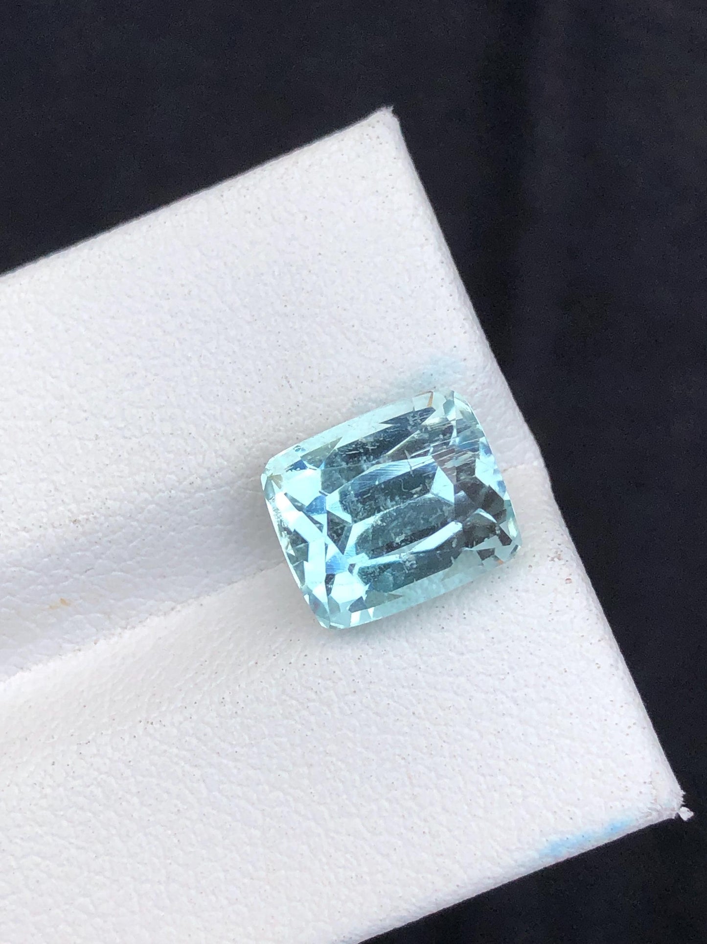 5.10 ct sea foam tourmaline dimension:10*8*8mm