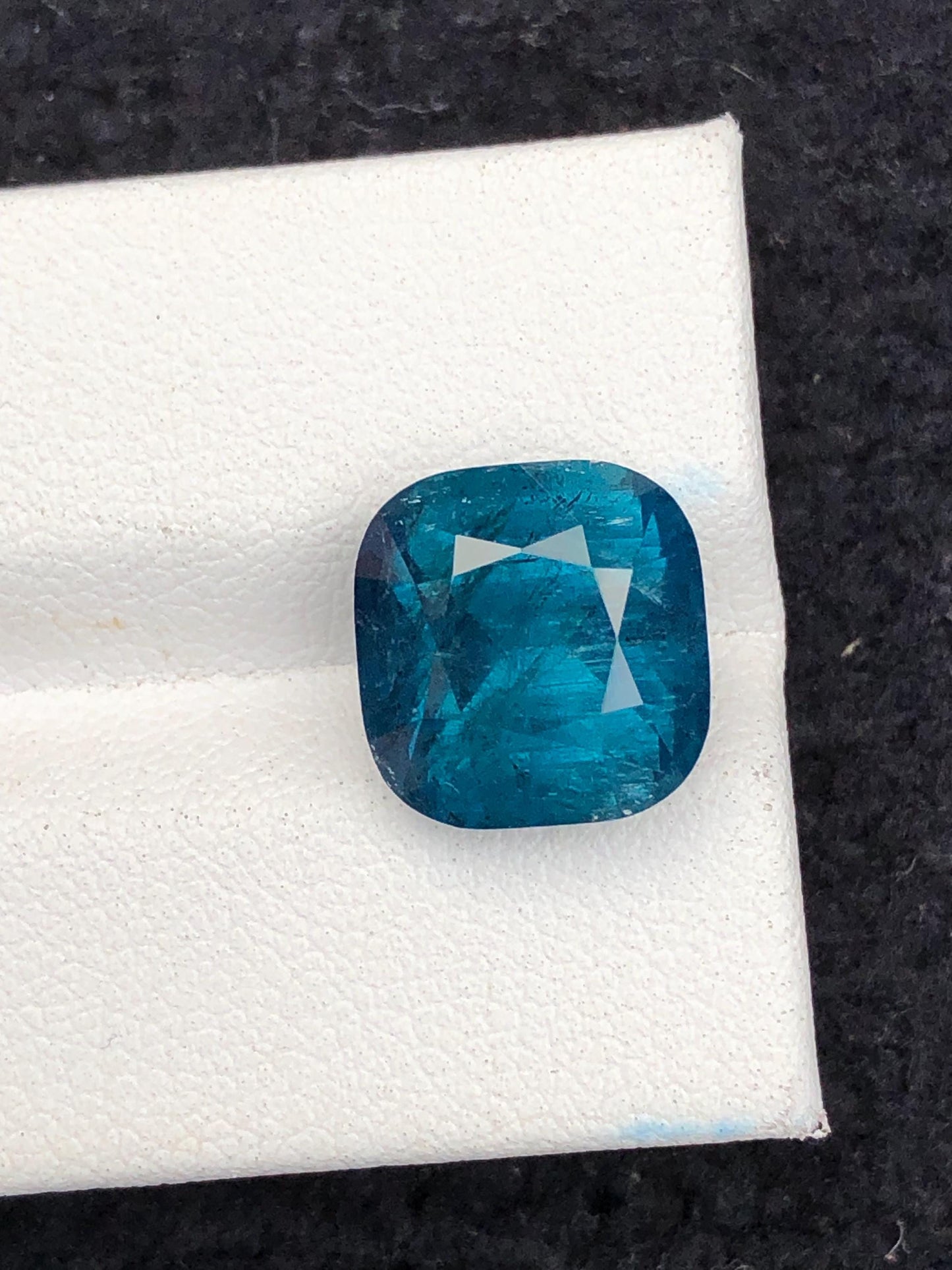 7.85 CTs blue tourmaline natural faceted