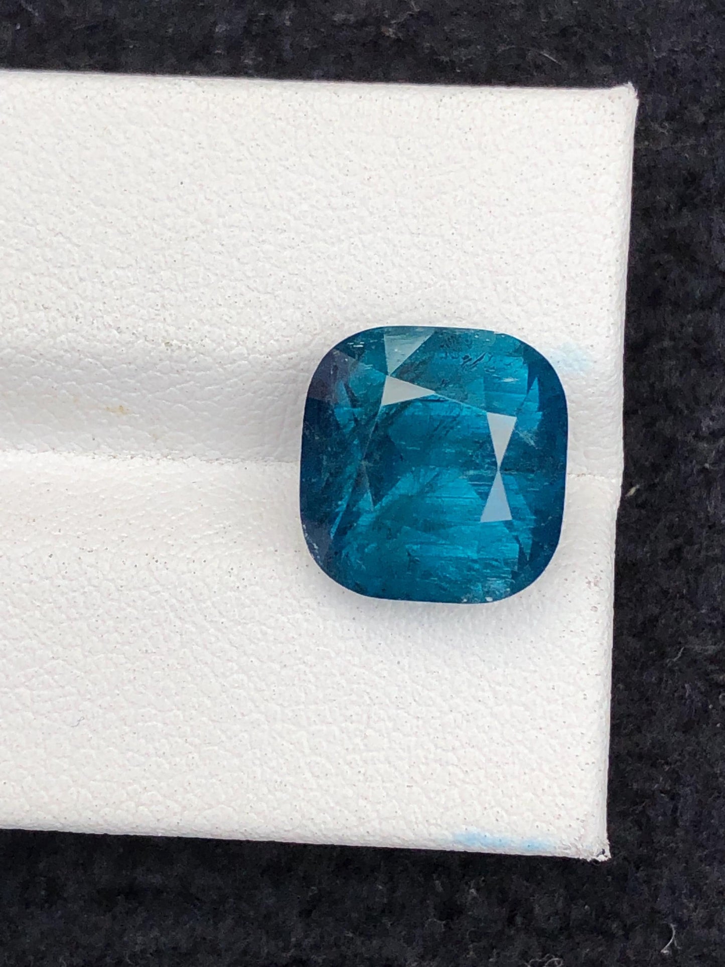 7.85 CTs blue tourmaline natural faceted