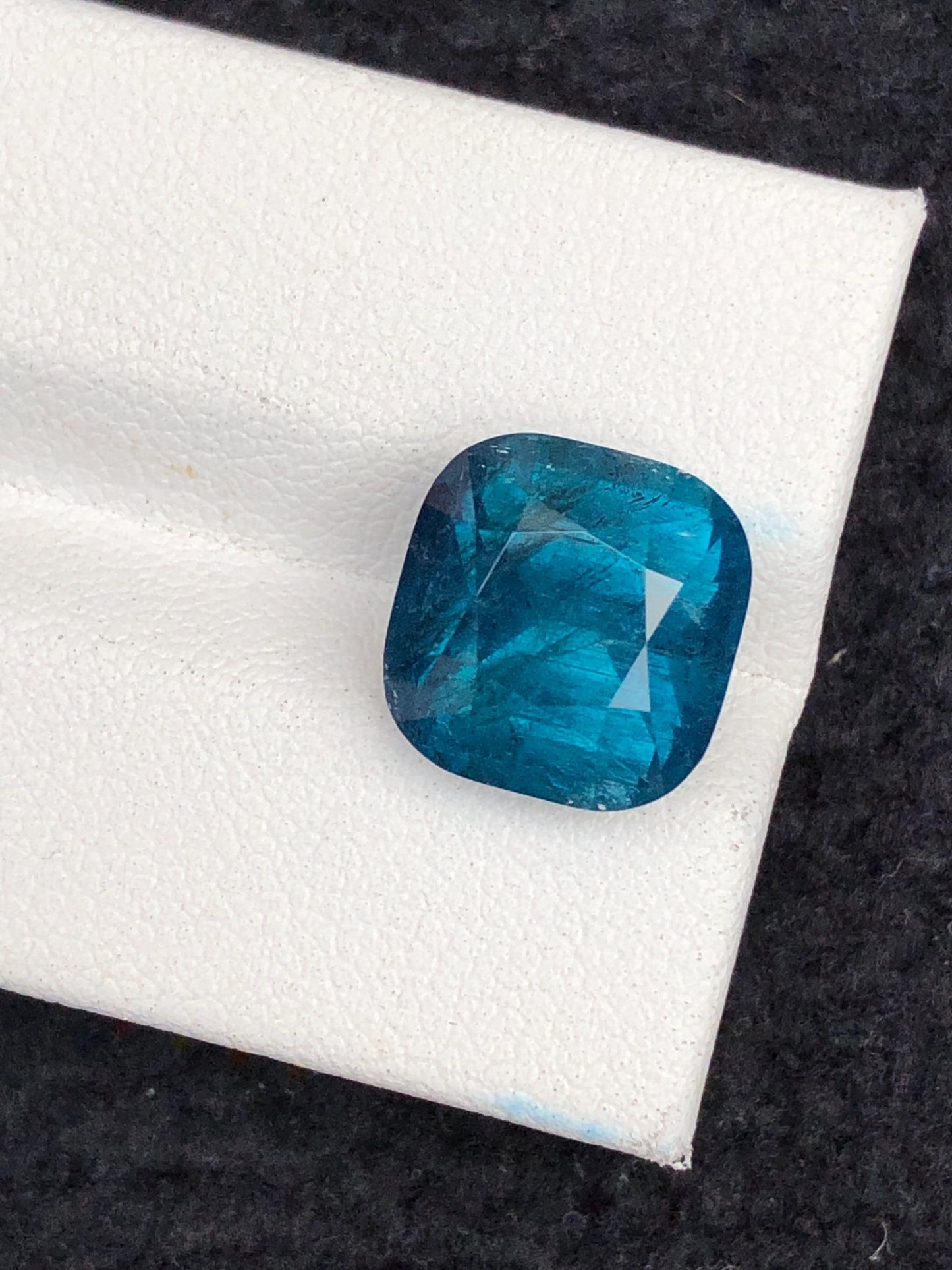 7.85 CTs blue tourmaline natural faceted