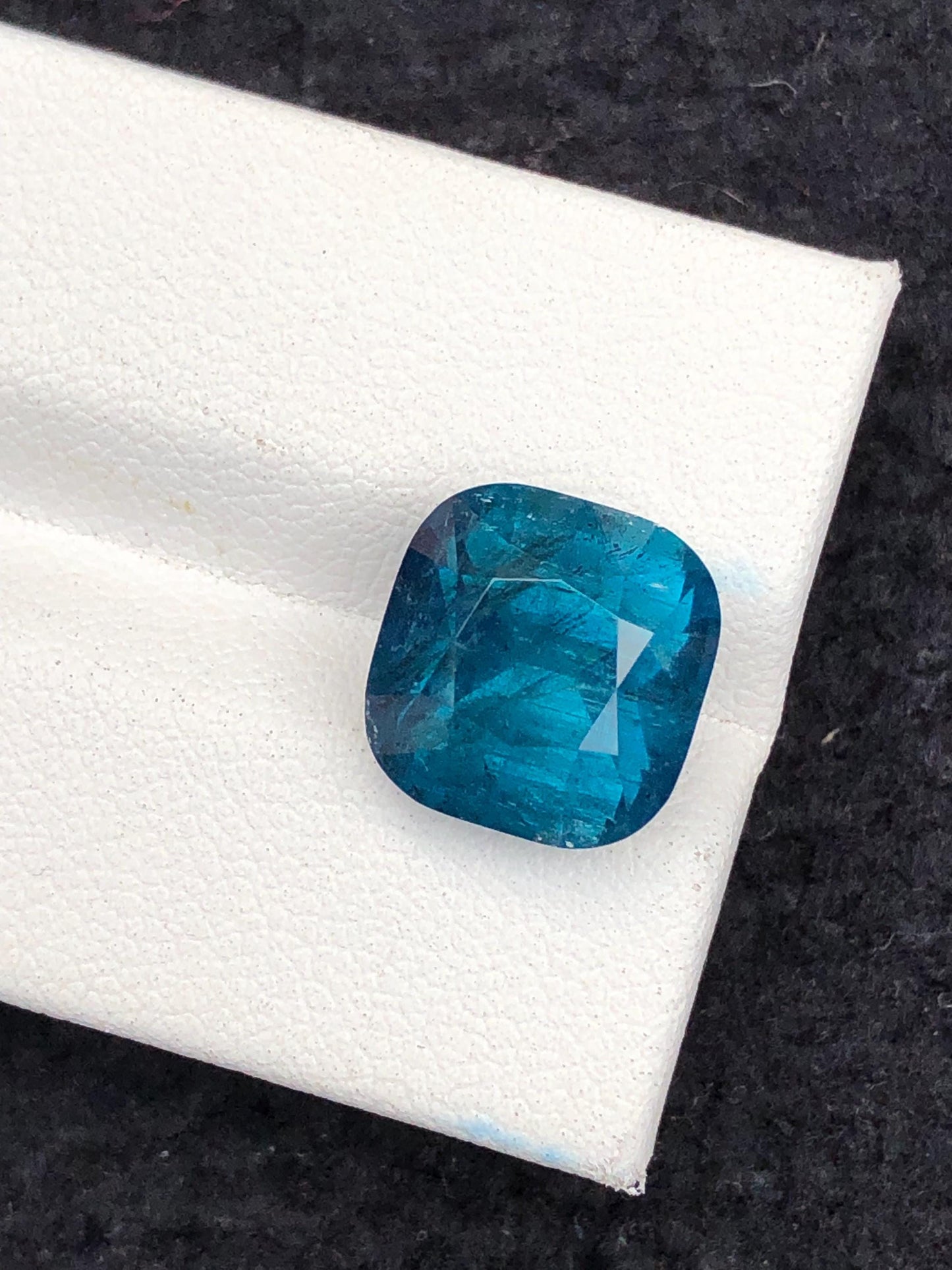 7.85 CTs blue tourmaline natural faceted