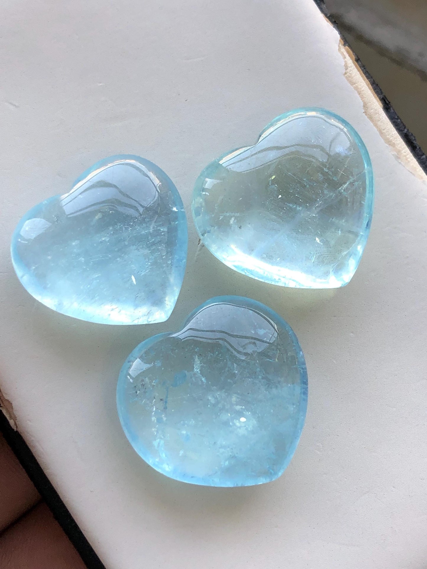 107 carats Aquamarine cabochons lot