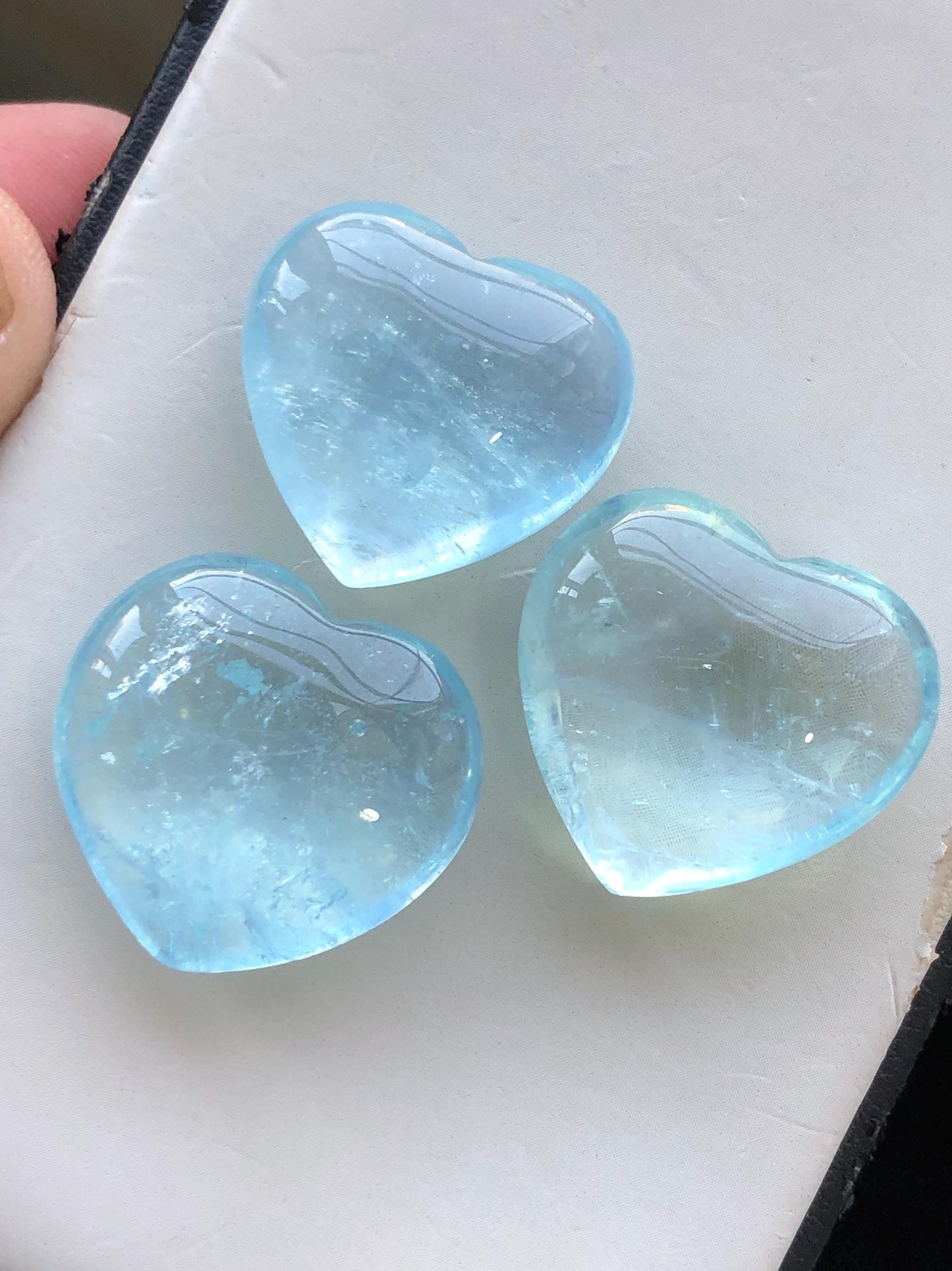 107 carats Aquamarine cabochons lot