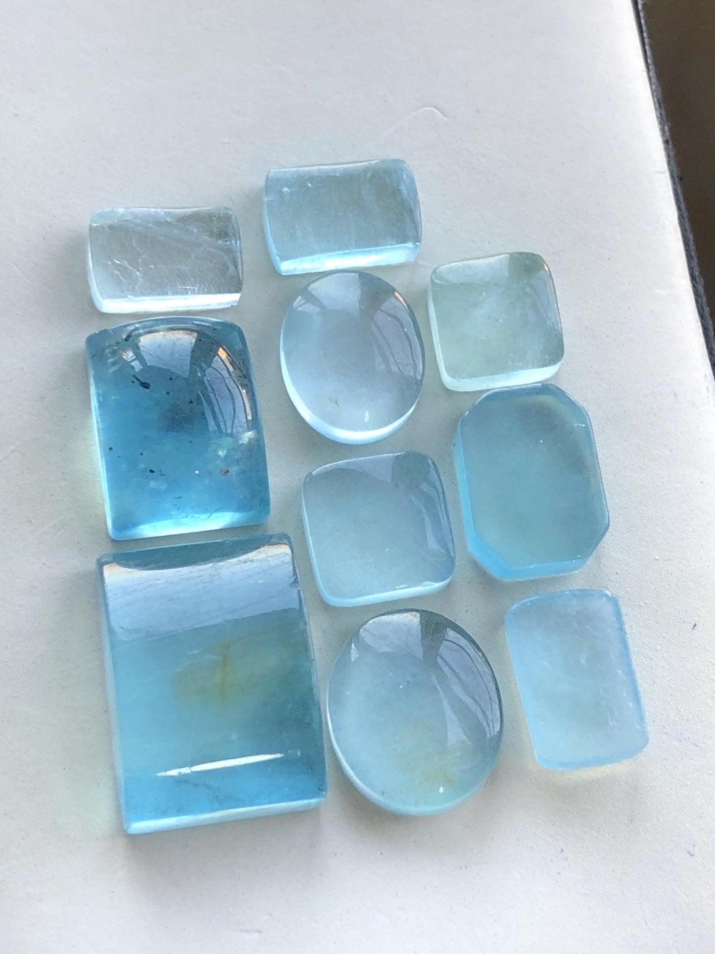 71.60 carats Aquamarine cabochons lot