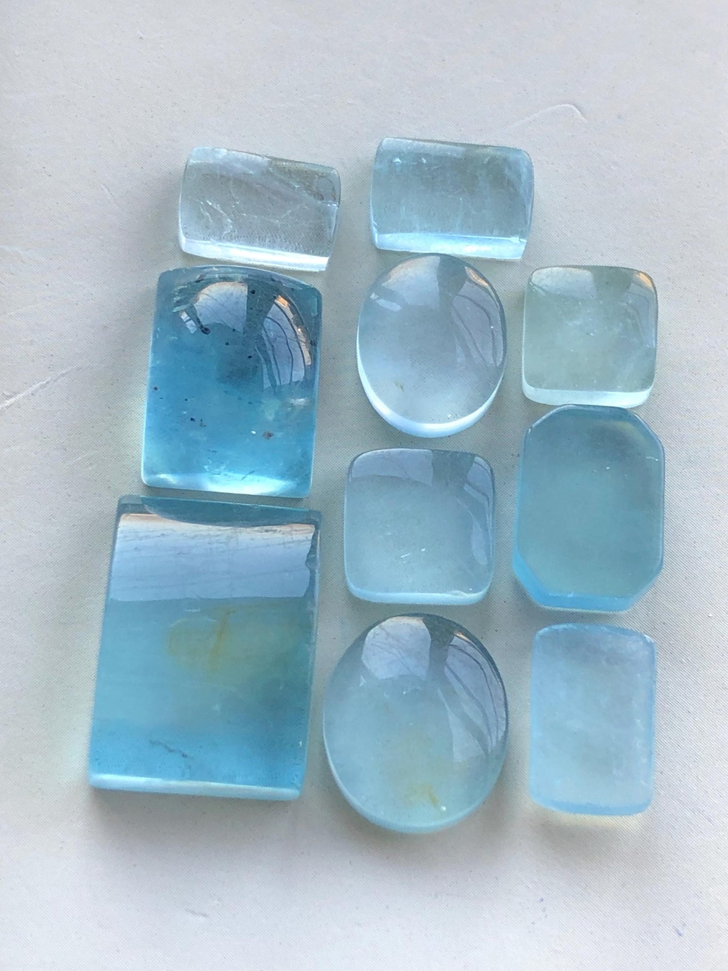 71.60 carats Aquamarine cabochons lot