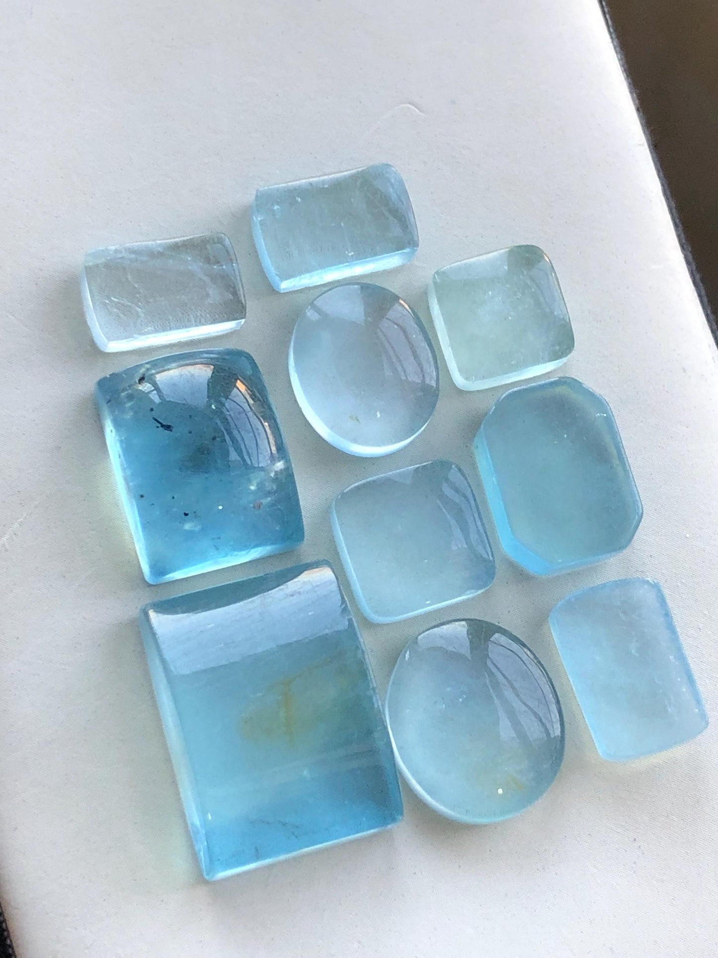 71.60 carats Aquamarine cabochons lot