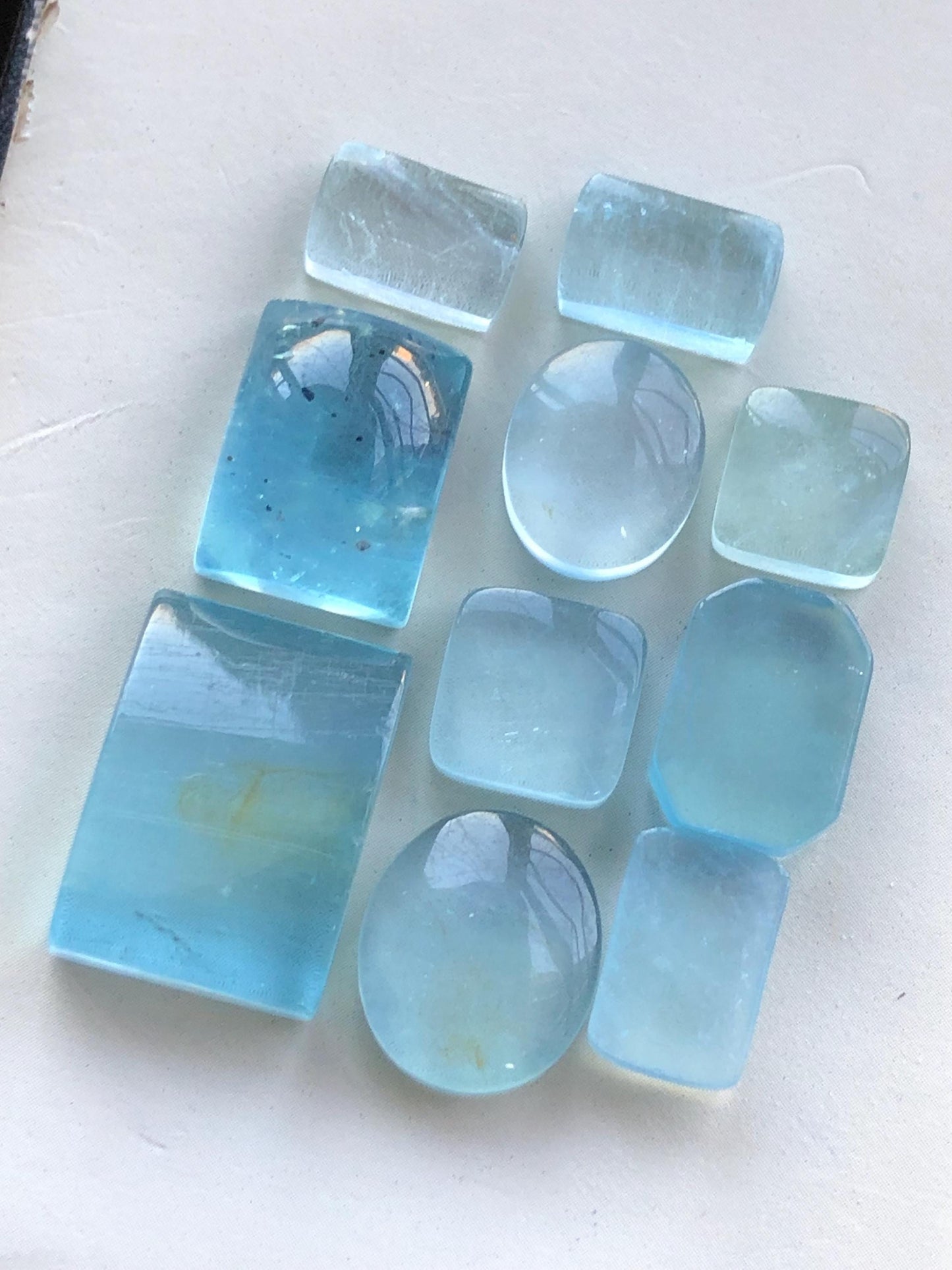 71.60 carats Aquamarine cabochons lot