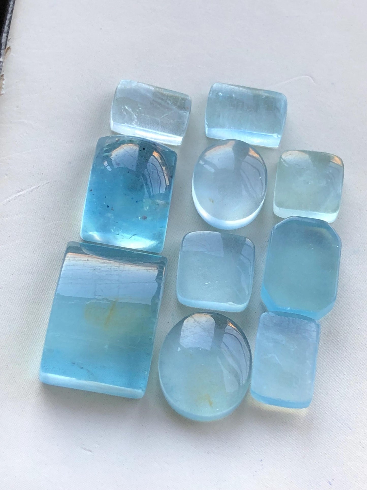 71.60 carats Aquamarine cabochons lot