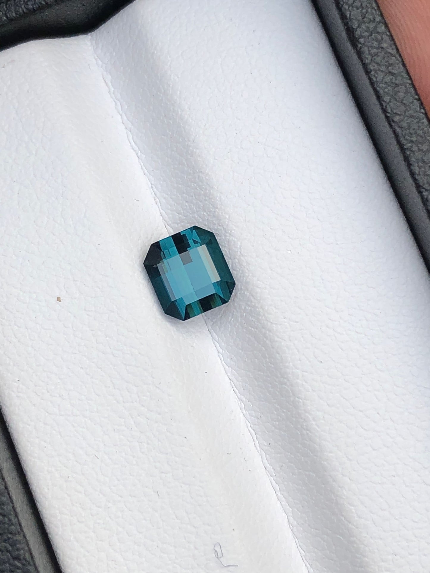 Indicolite Tourmaline Faceted 1.50 ct - Fine Jewelry Gemstone
