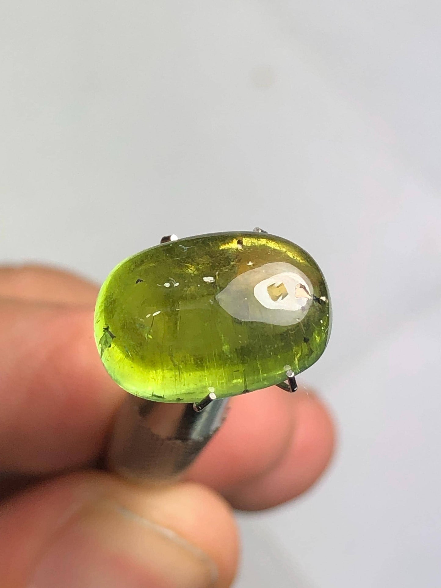 Green Tourmaline Cabochon 9.60 ct - Polished Gem for Elegant Jewelry