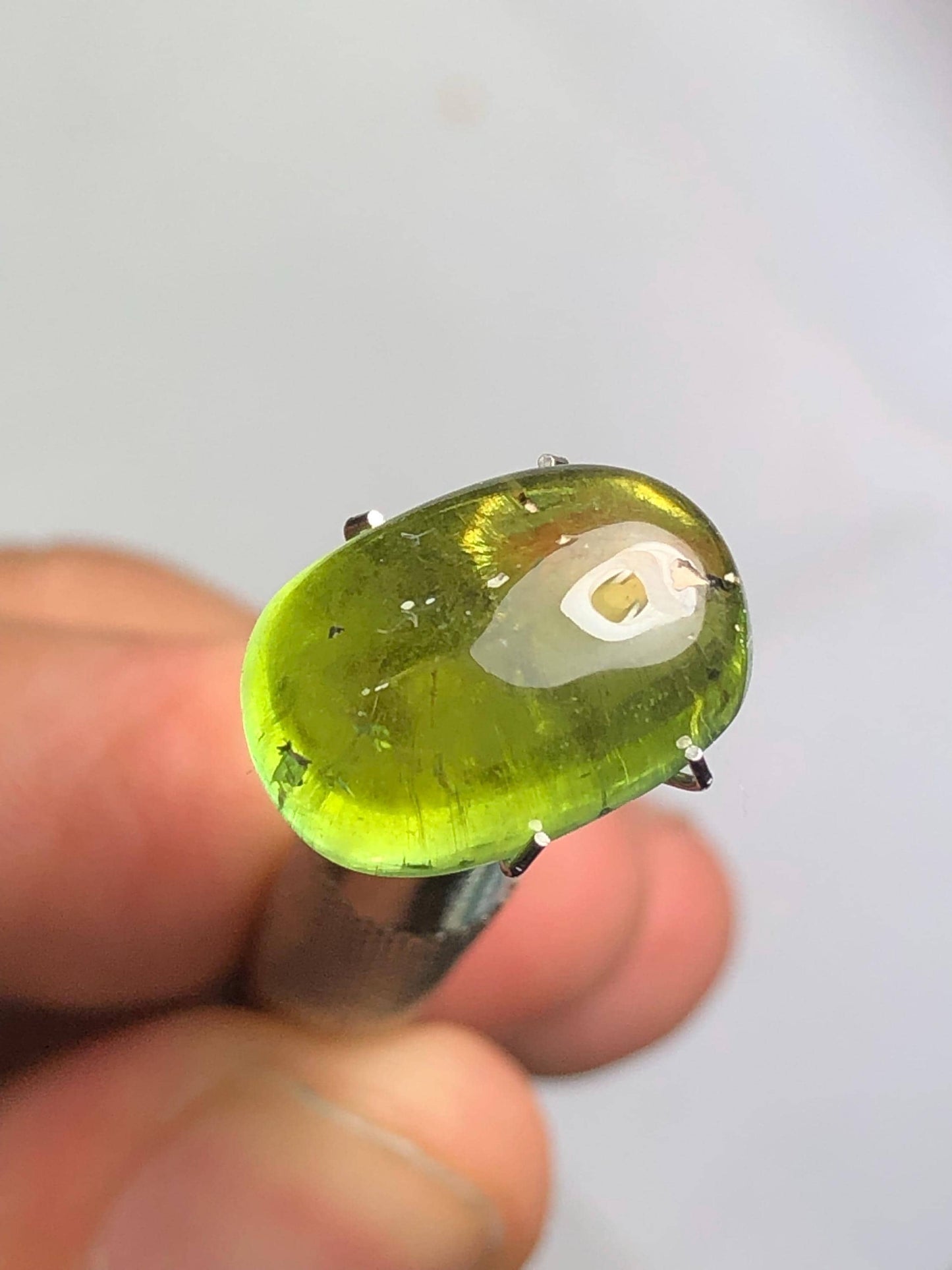 Green Tourmaline Cabochon 9.60 ct - Polished Gem for Elegant Jewelry