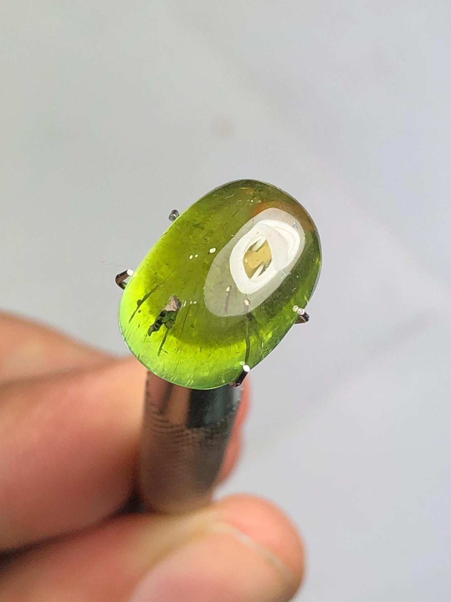 Green Tourmaline Cabochon 9.60 ct - Polished Gem for Elegant Jewelry