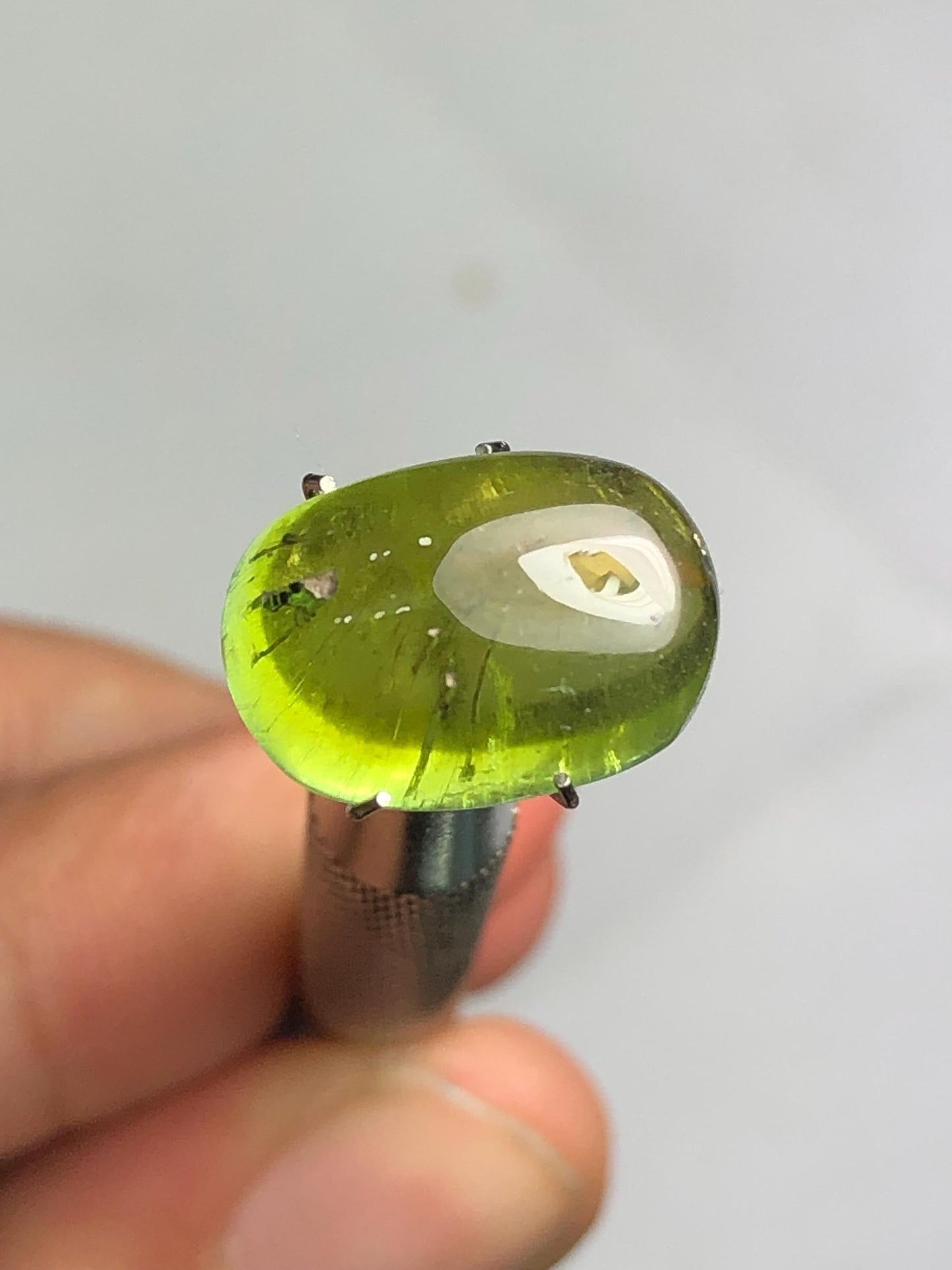 Green Tourmaline Cabochon 9.60 ct - Polished Gem for Elegant Jewelry