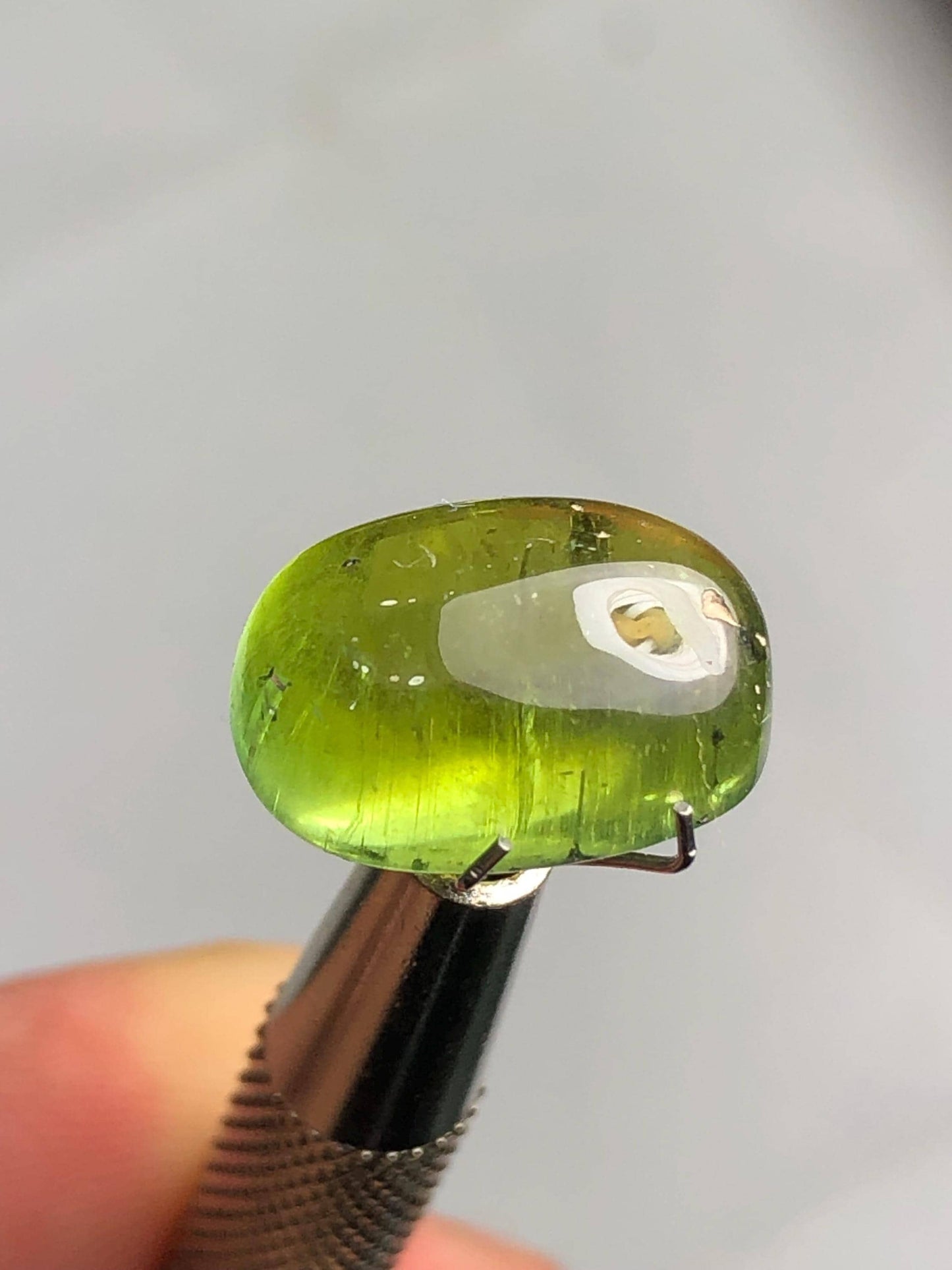 Green Tourmaline Cabochon 9.60 ct - Polished Gem for Elegant Jewelry