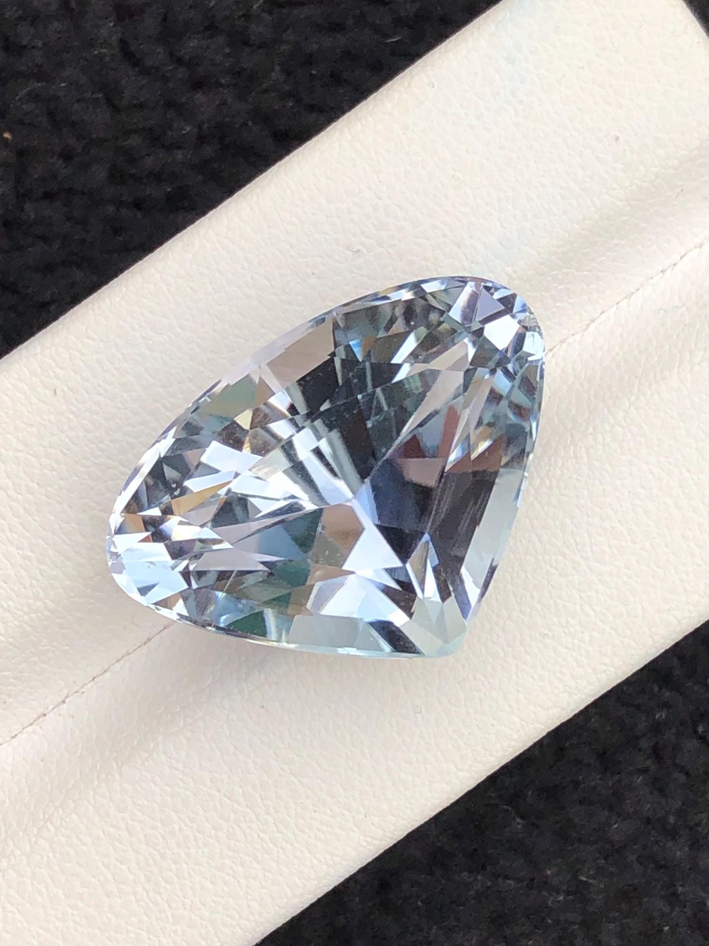 Kunzite Faceted Heart 37 ct - Soft Pink Gem 18×25×14 mm