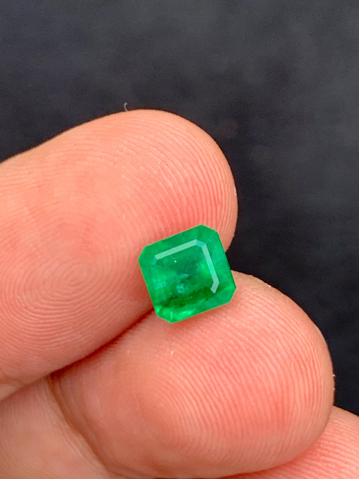 Swat Emerald Faceted 1.55 ct - Natural Gem for Fine Jewelry