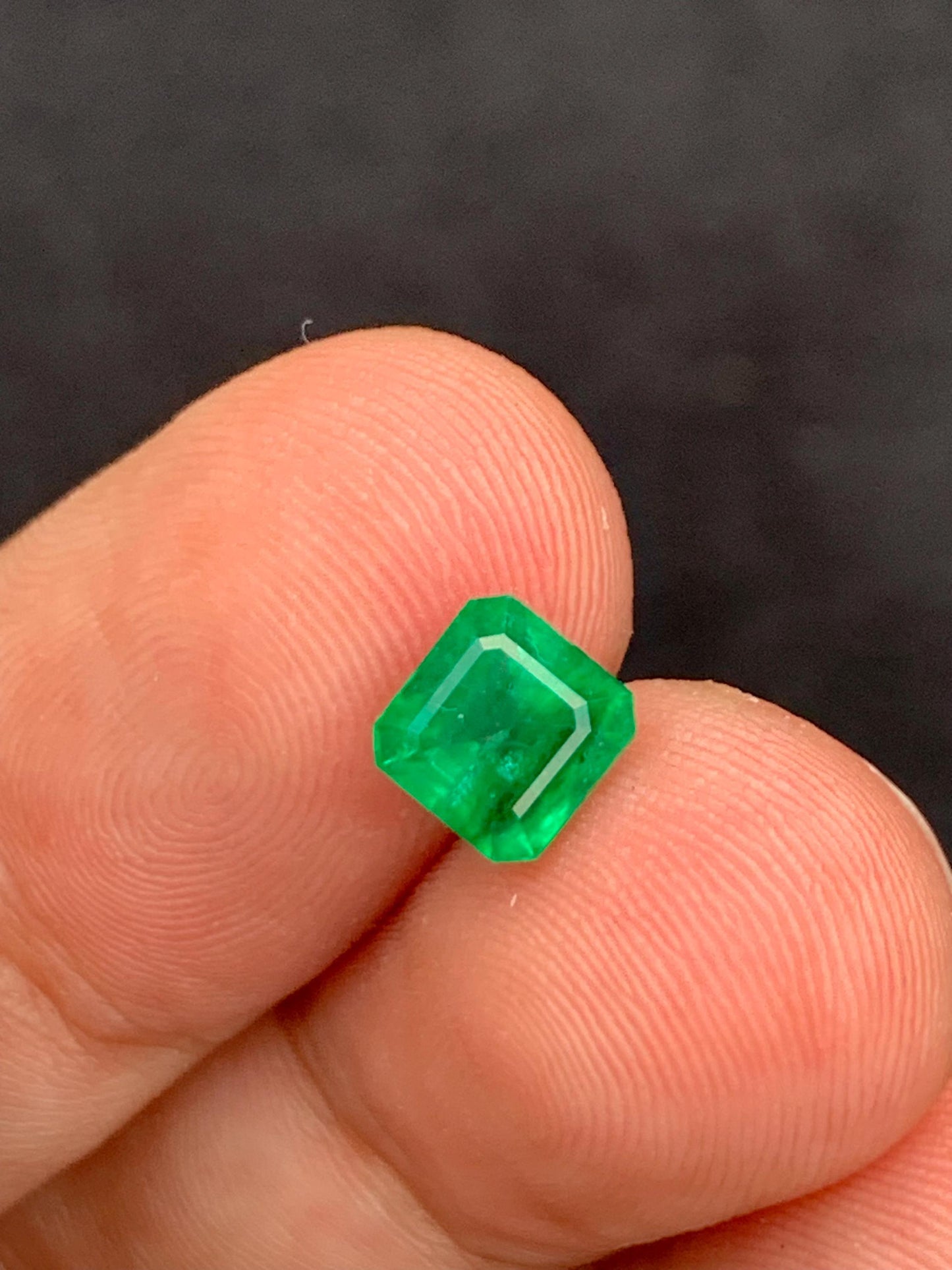 Swat Emerald Faceted 1.55 ct - Natural Gem for Fine Jewelry