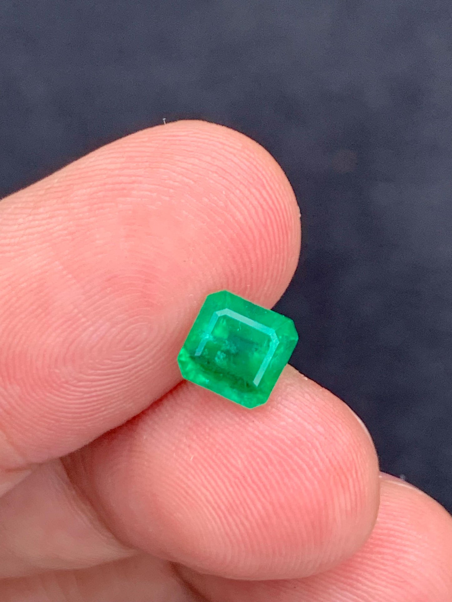 Swat Emerald Faceted 1.55 ct - Natural Gem for Fine Jewelry
