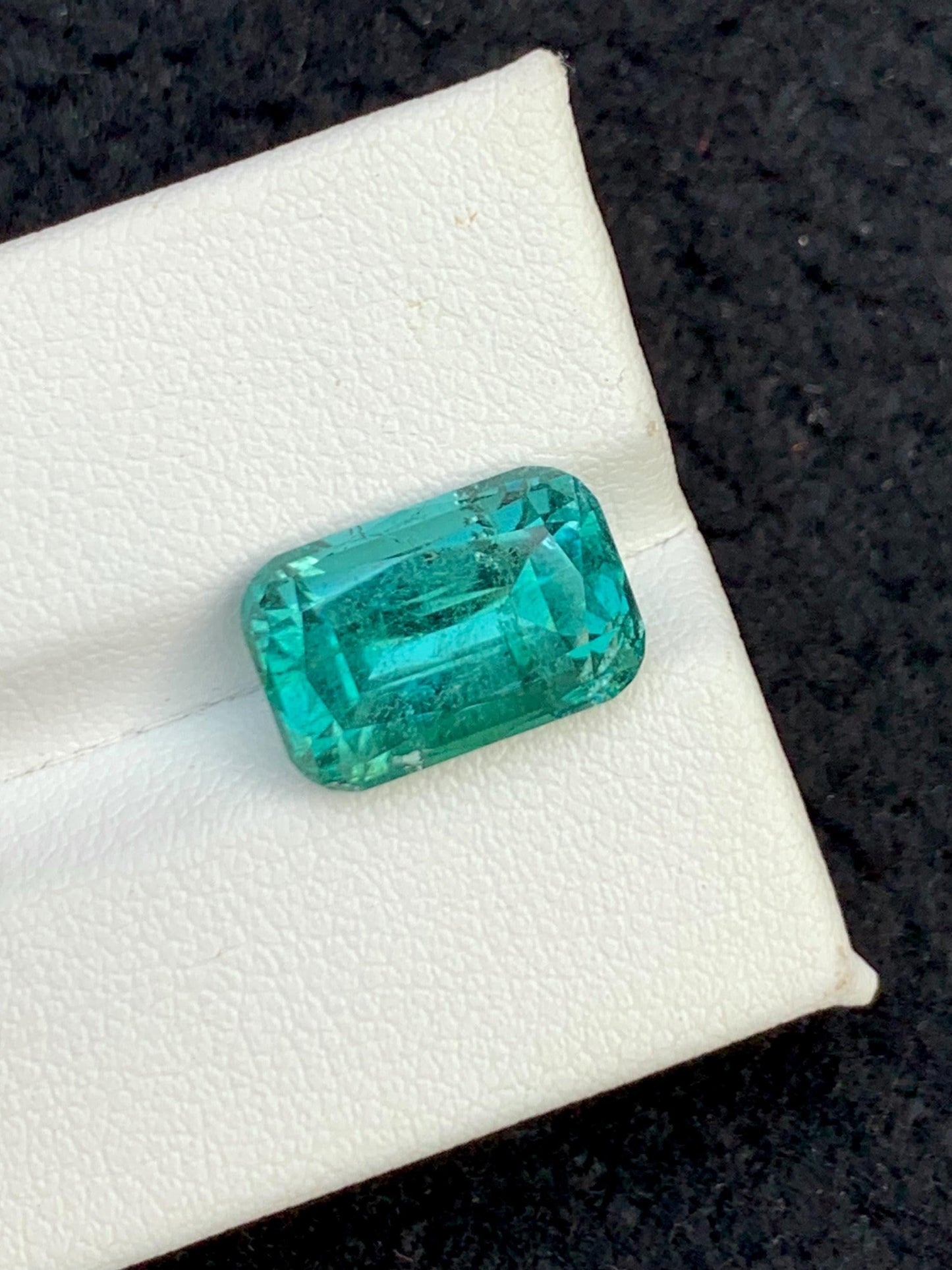 Ocean Blue Tourmaline Faceted 5.75 ct - Stone for Pendant or Necklace