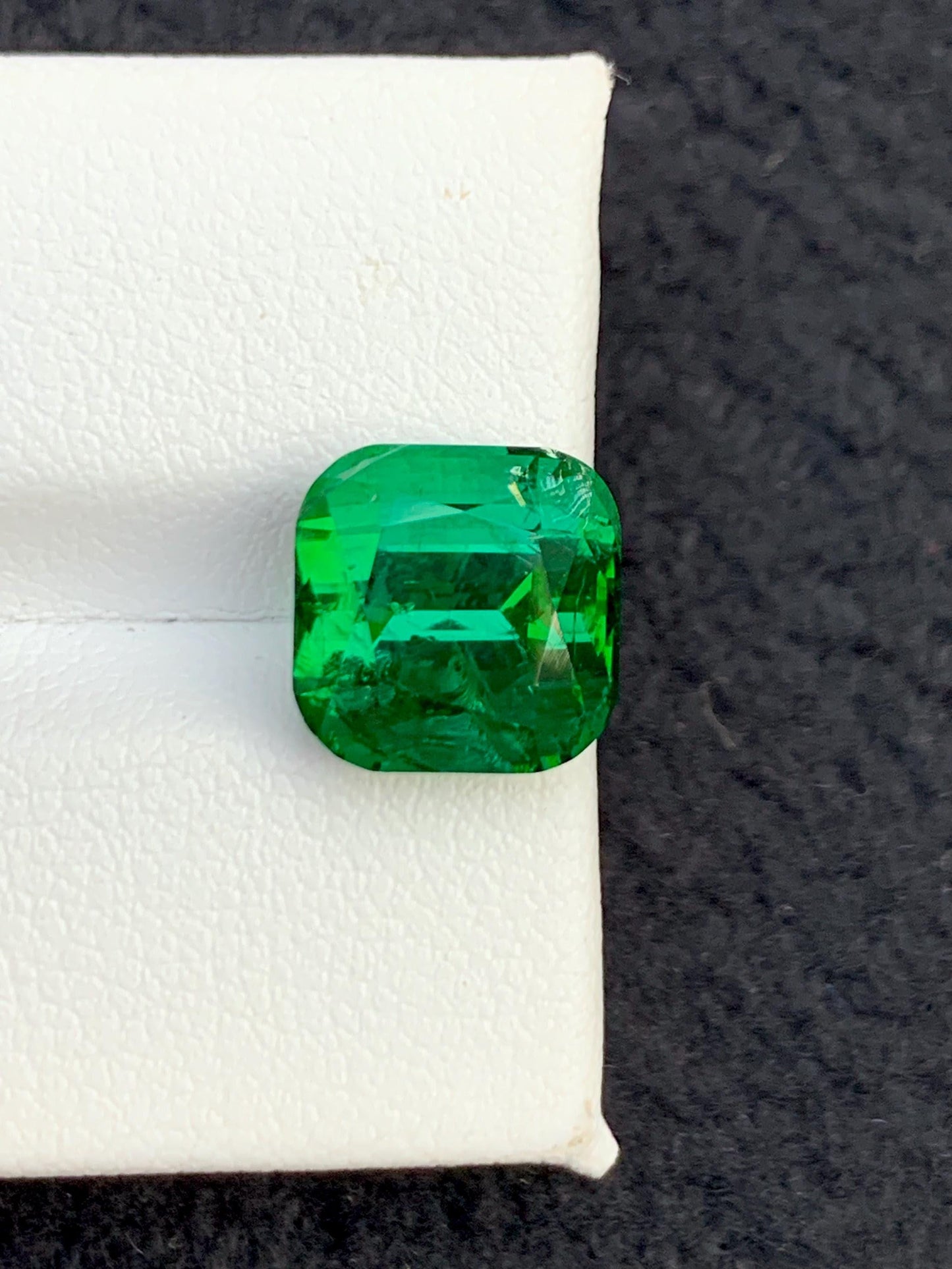 Green Tourmaline Faceted 6.40 ct - Natural Gemstone for Jewelry