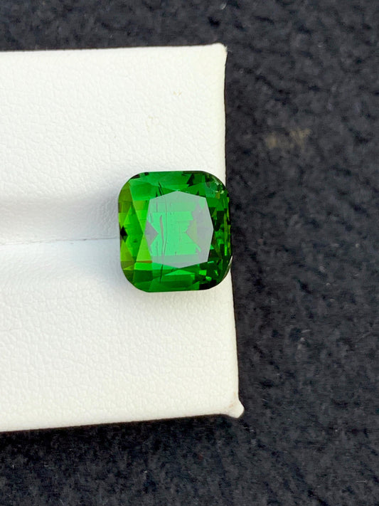Green Tourmaline Faceted 8 ct - Gemstone for Rings