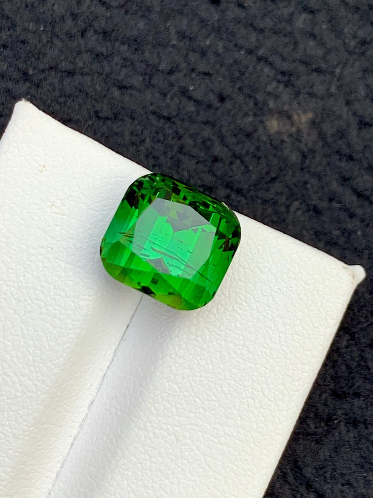 Green Tourmaline Faceted 8 ct - Gemstone for Rings