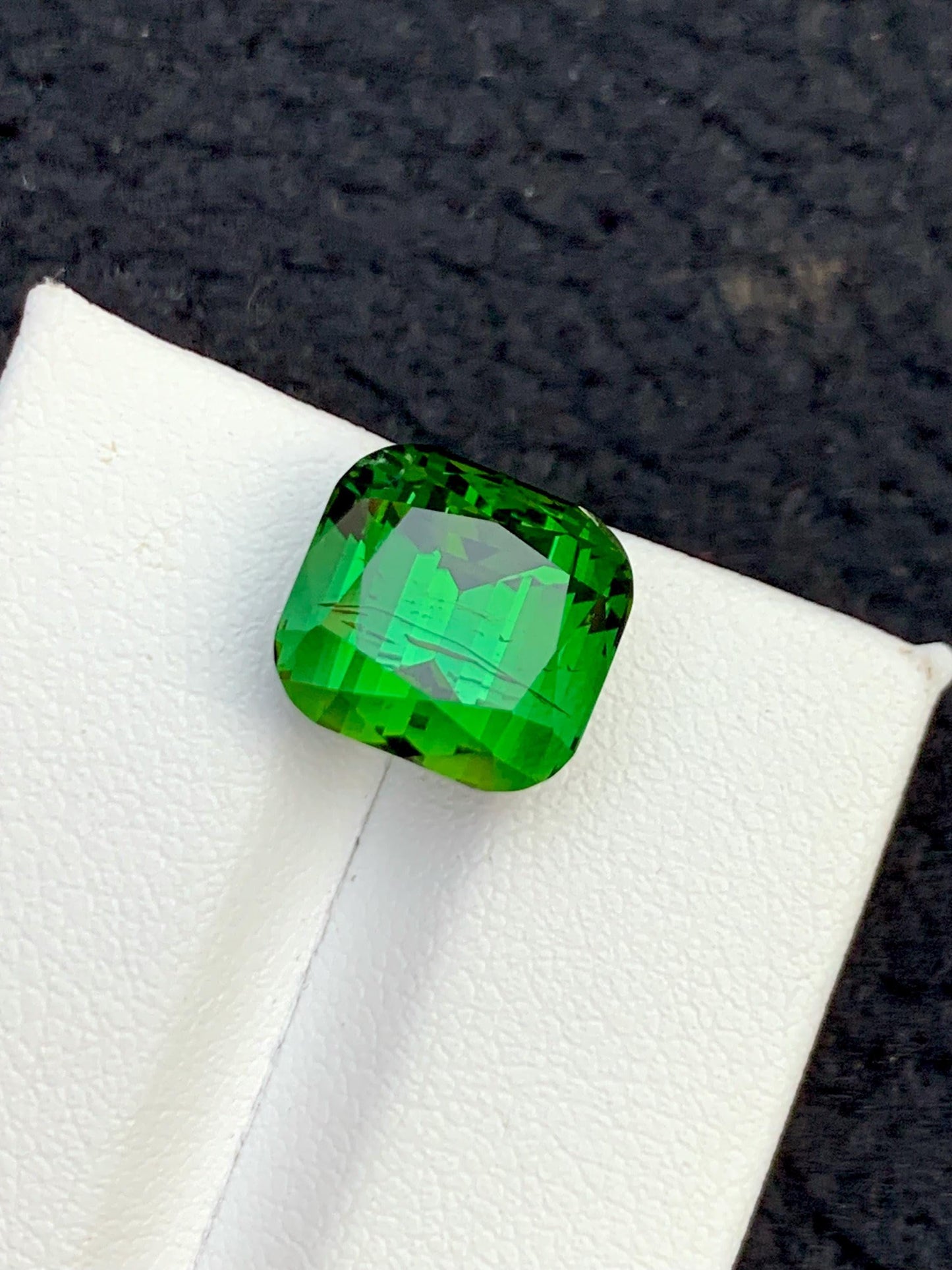 Green Tourmaline Faceted 8 ct - Gemstone for Rings