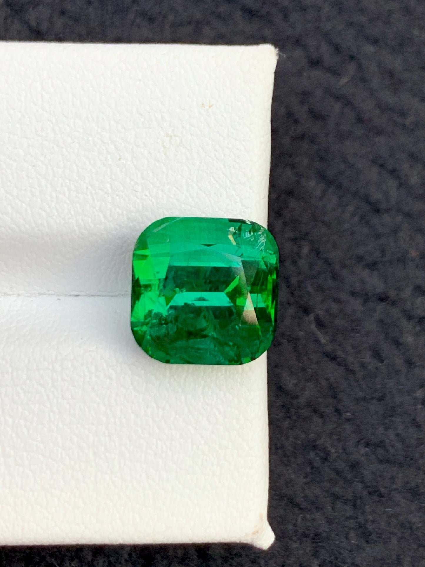 Green Tourmaline Faceted 6.40 ct - Natural Gemstone for Jewelry