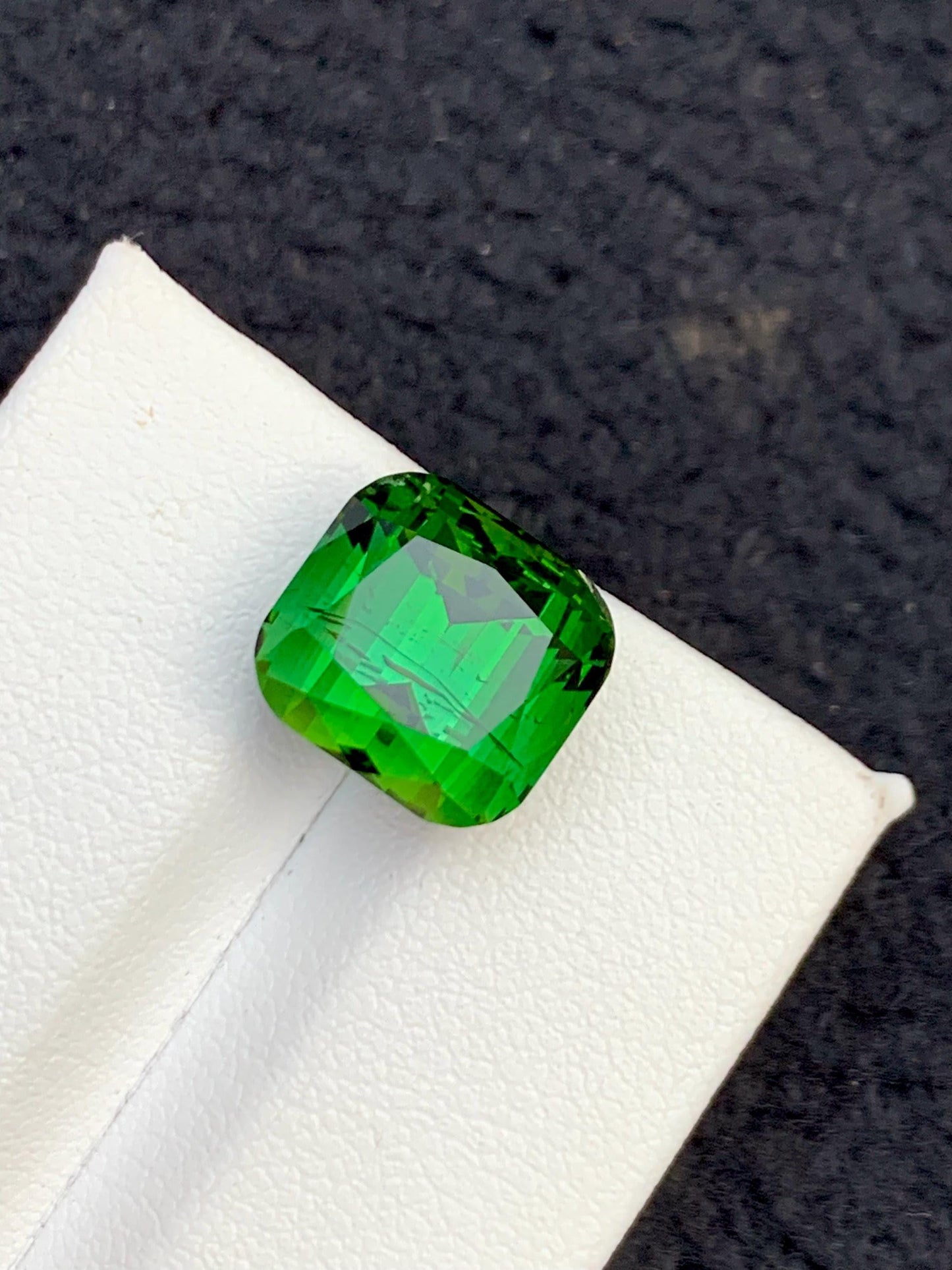 Green Tourmaline Faceted 8 ct - Gemstone for Rings