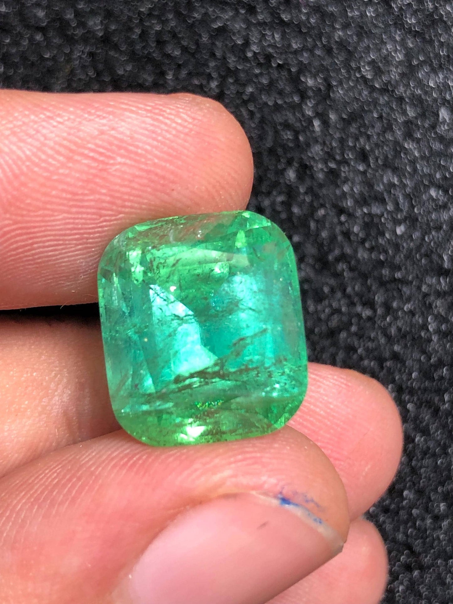 Mint Green Tourmaline Faceted 15 ct - Natural Gemstone for Jewelry