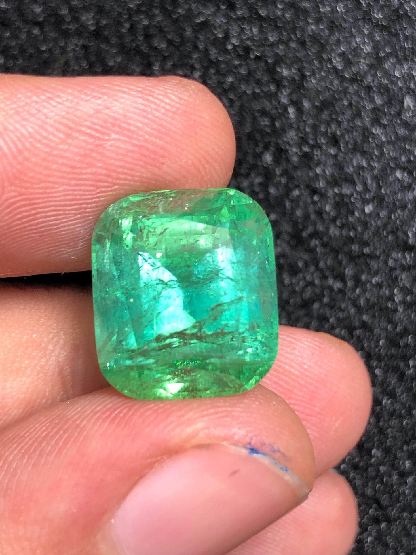 Mint Green Tourmaline Faceted 15 ct - Natural Gemstone for Jewelry