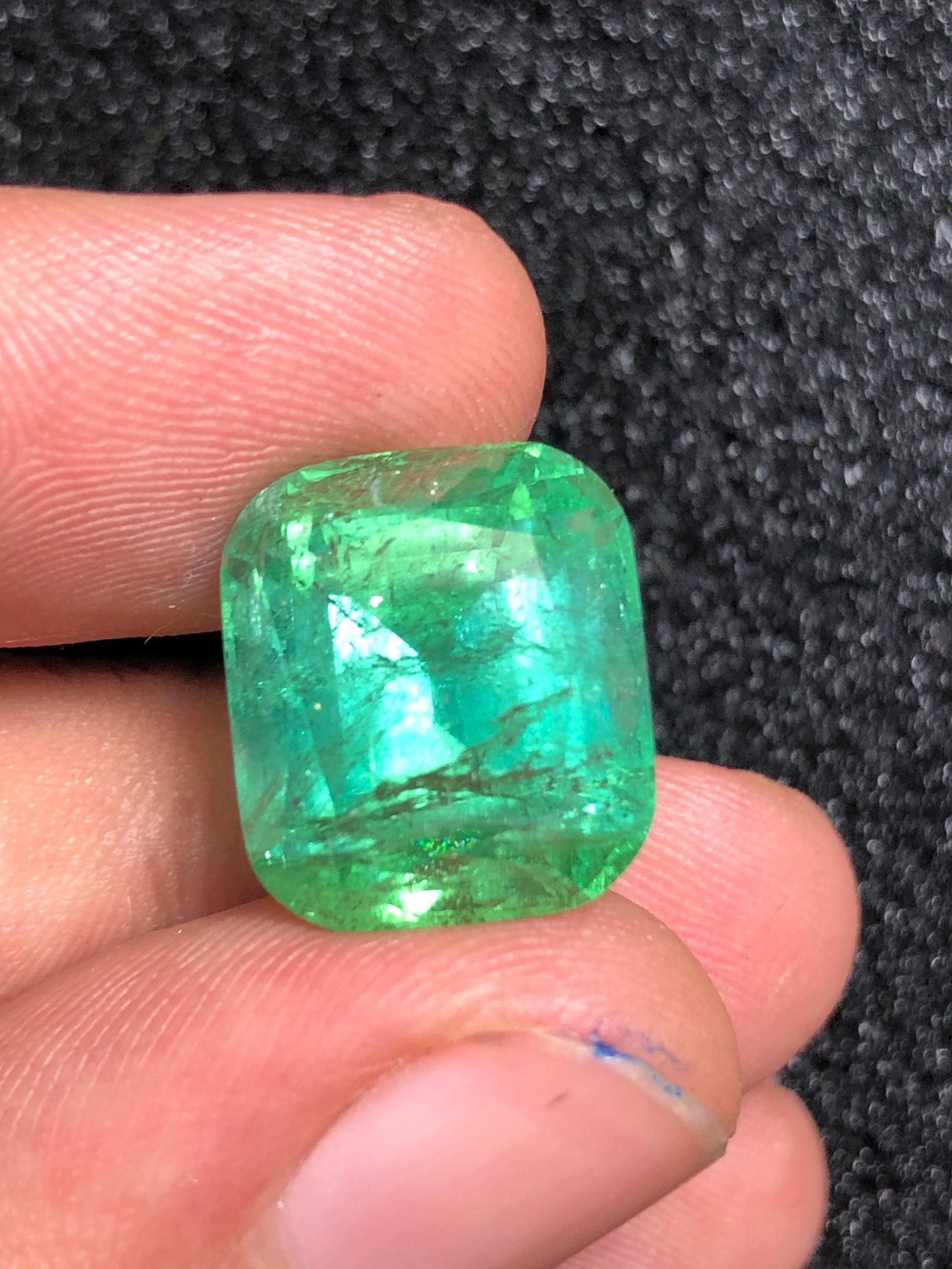 Mint Green Tourmaline Faceted 15 ct - Natural Gemstone for Jewelry