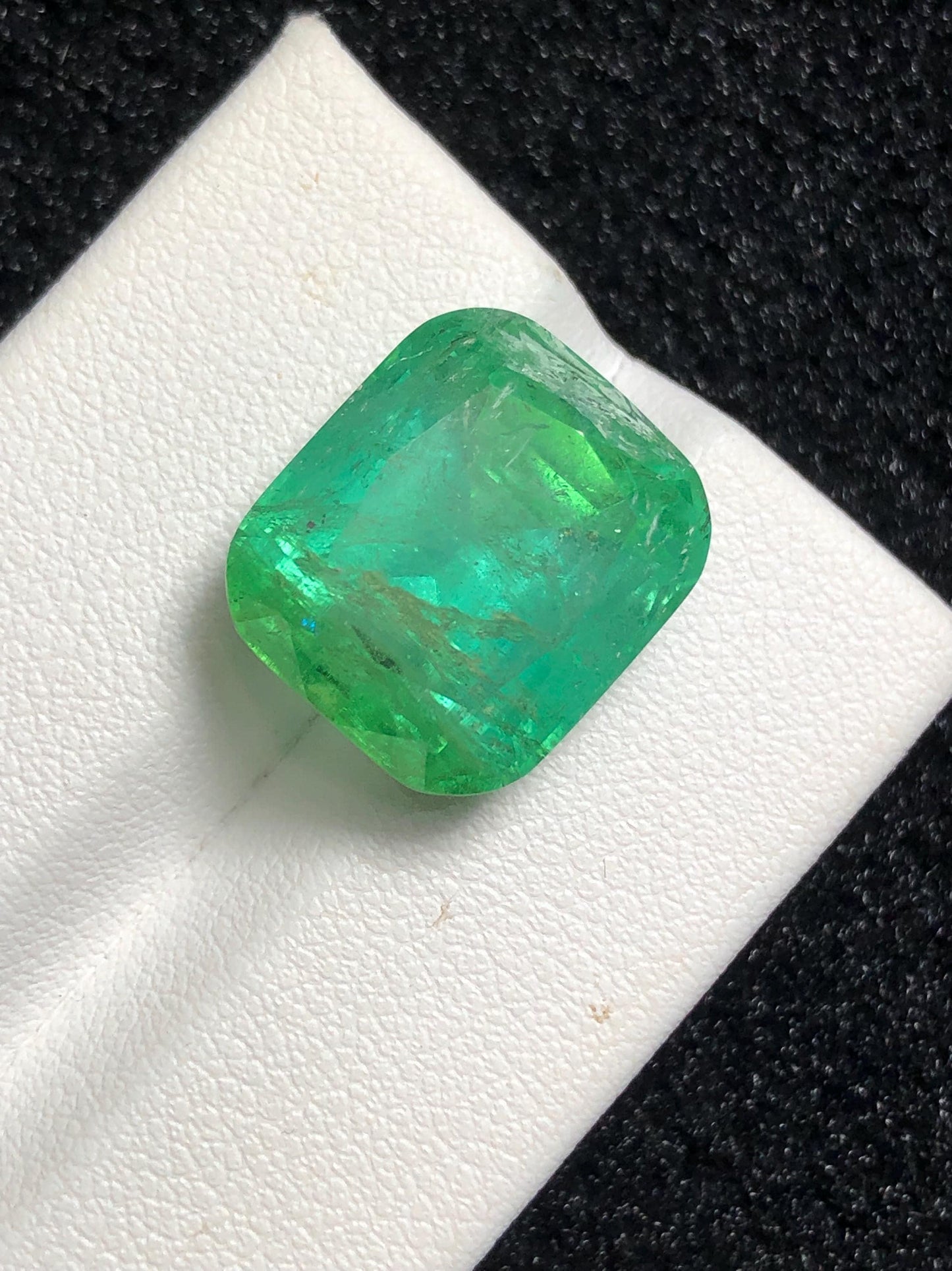 Mint Green Tourmaline Faceted 15 ct - Natural Gemstone for Jewelry