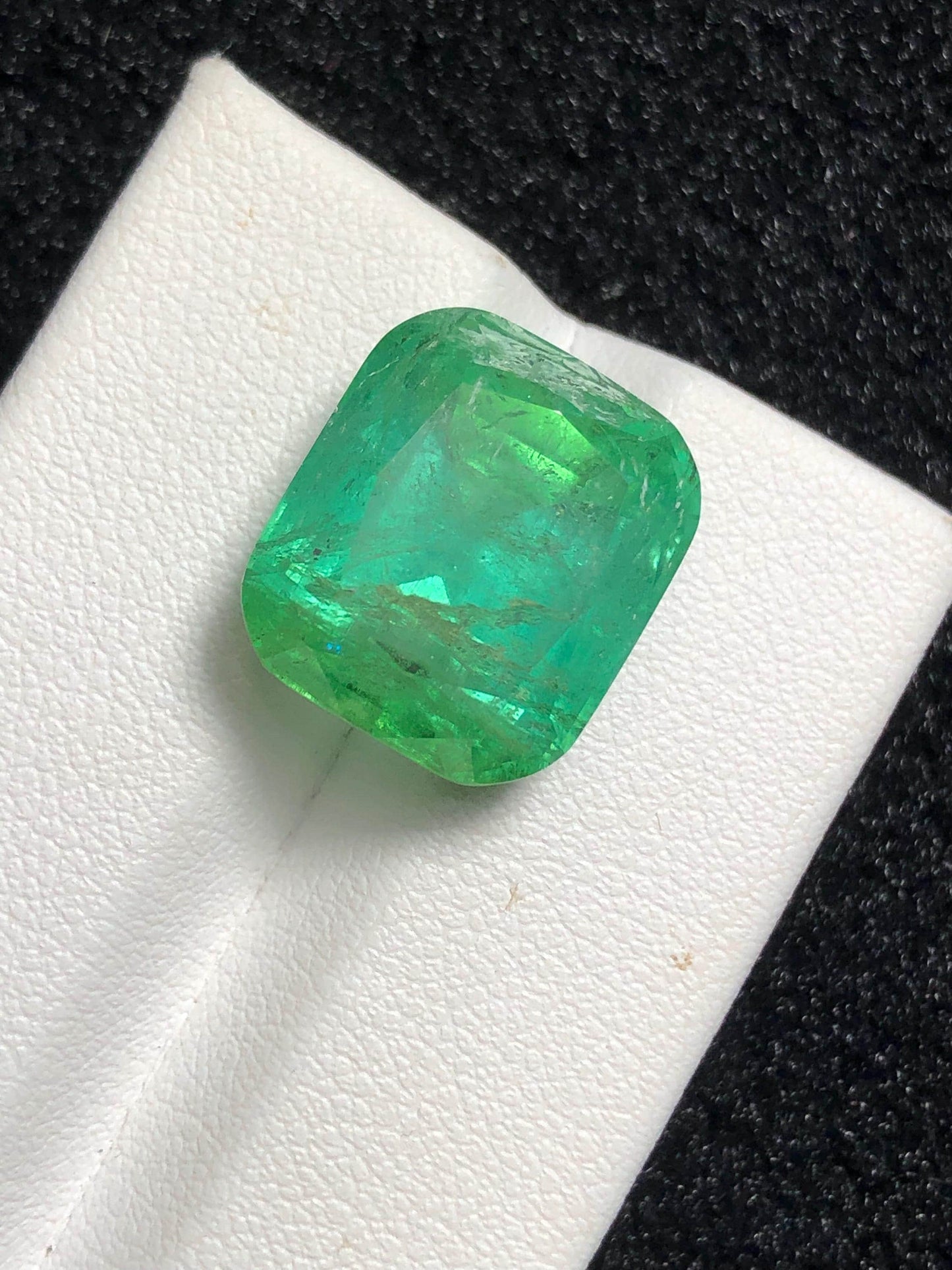 Mint Green Tourmaline Faceted 15 ct - Natural Gemstone for Jewelry