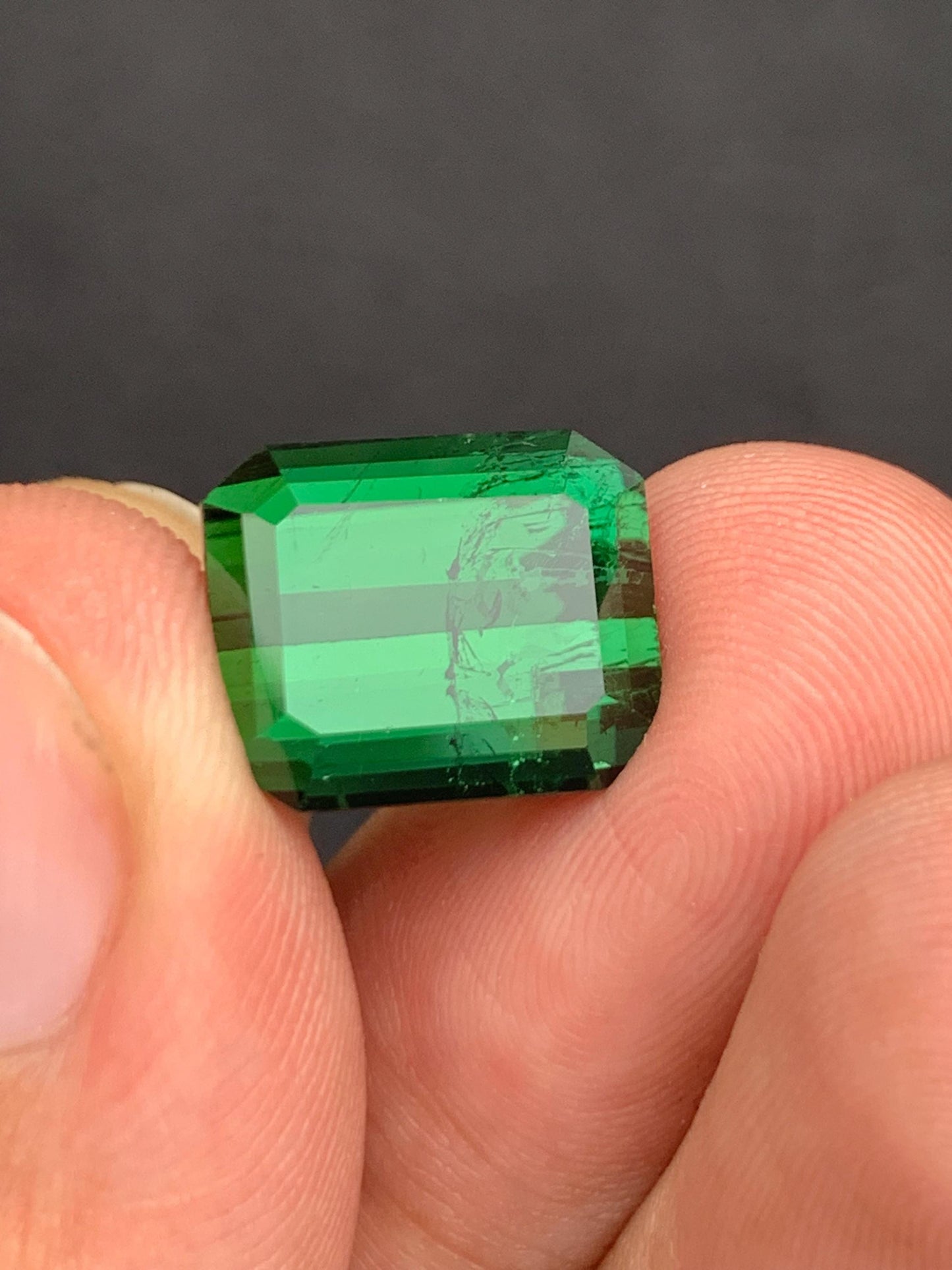 Green Tourmaline Faceted 10.75 ct - Natural Gemstone for Jewelry