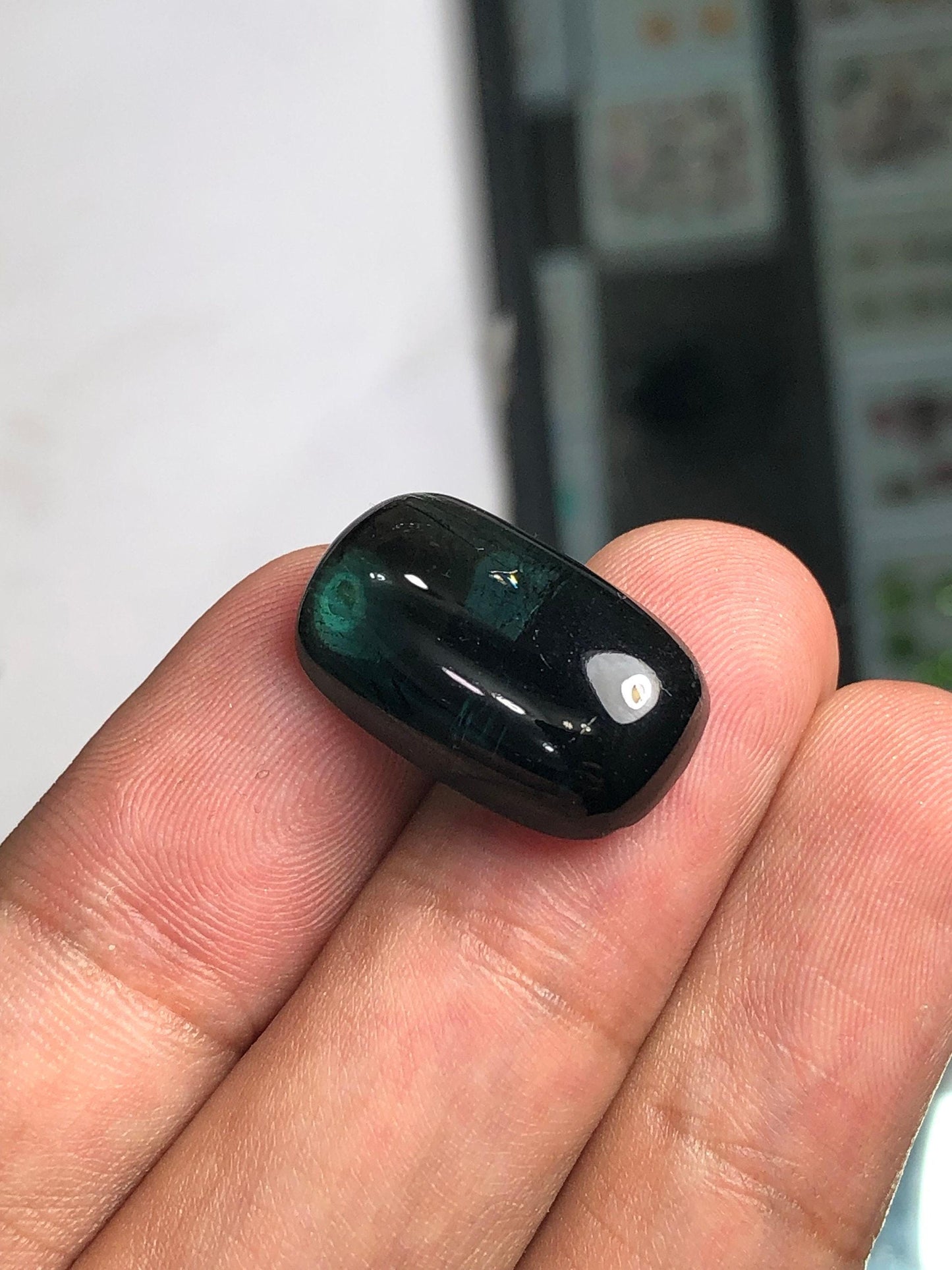 كابوشون تورمالين أزرق داكن 18.50 قيراط - حجر كريم طبيعي لتصنيع المجوهرات