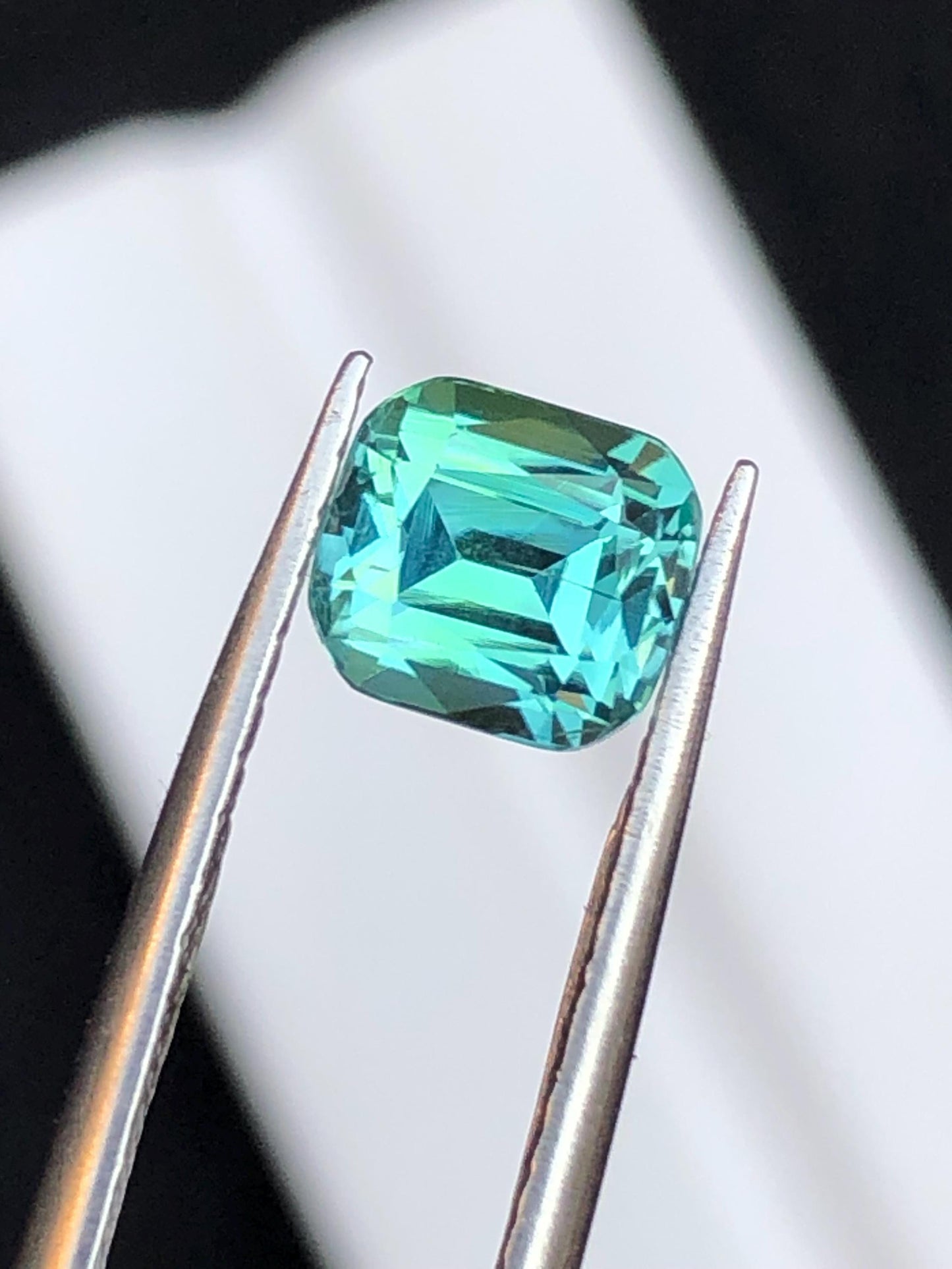 Top Colour Tourmaline Faceted 1.70 ct - Natural Gemstone for Jewelry