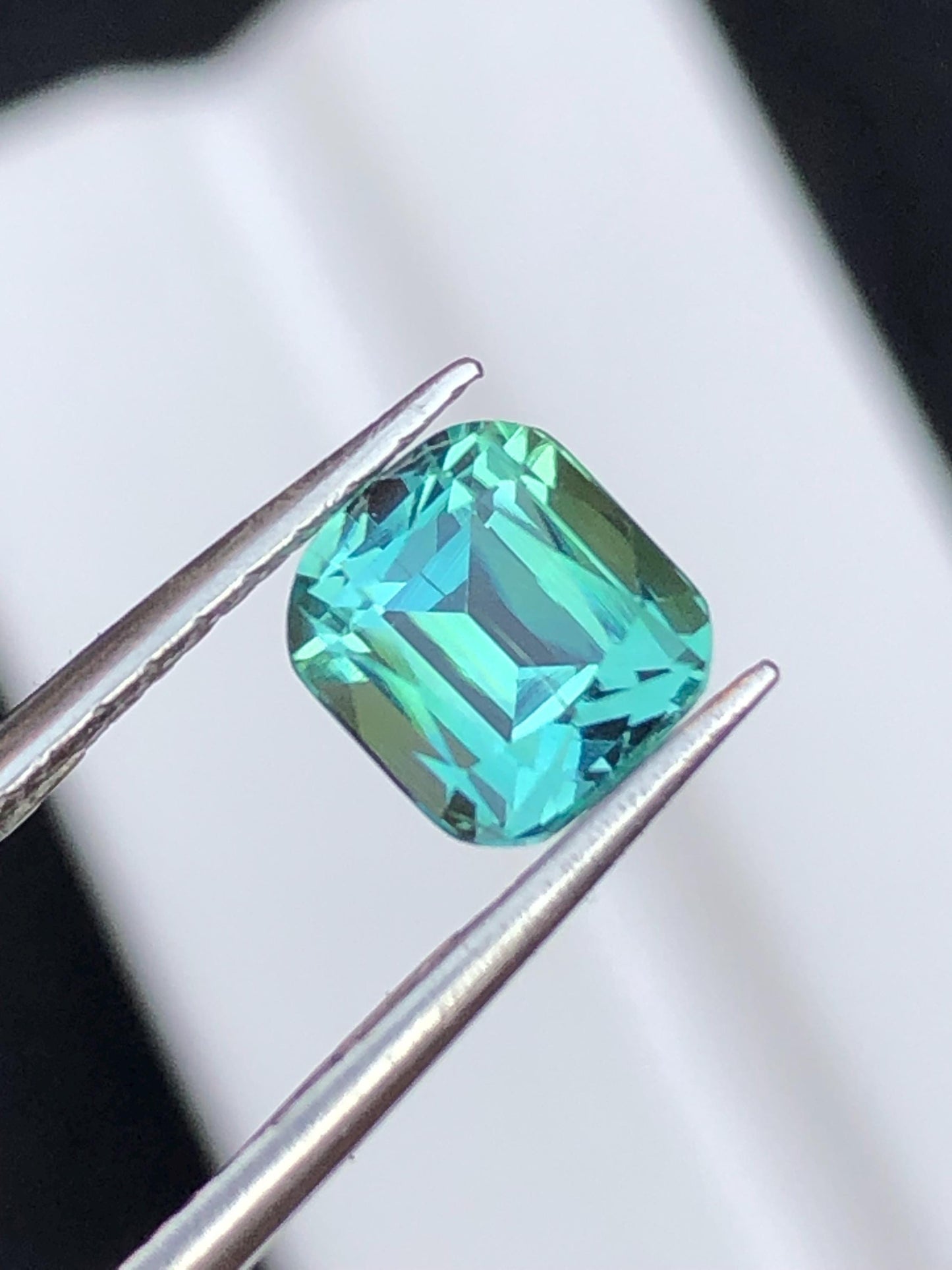 Top Colour Tourmaline Faceted 1.70 ct - Natural Gemstone for Jewelry