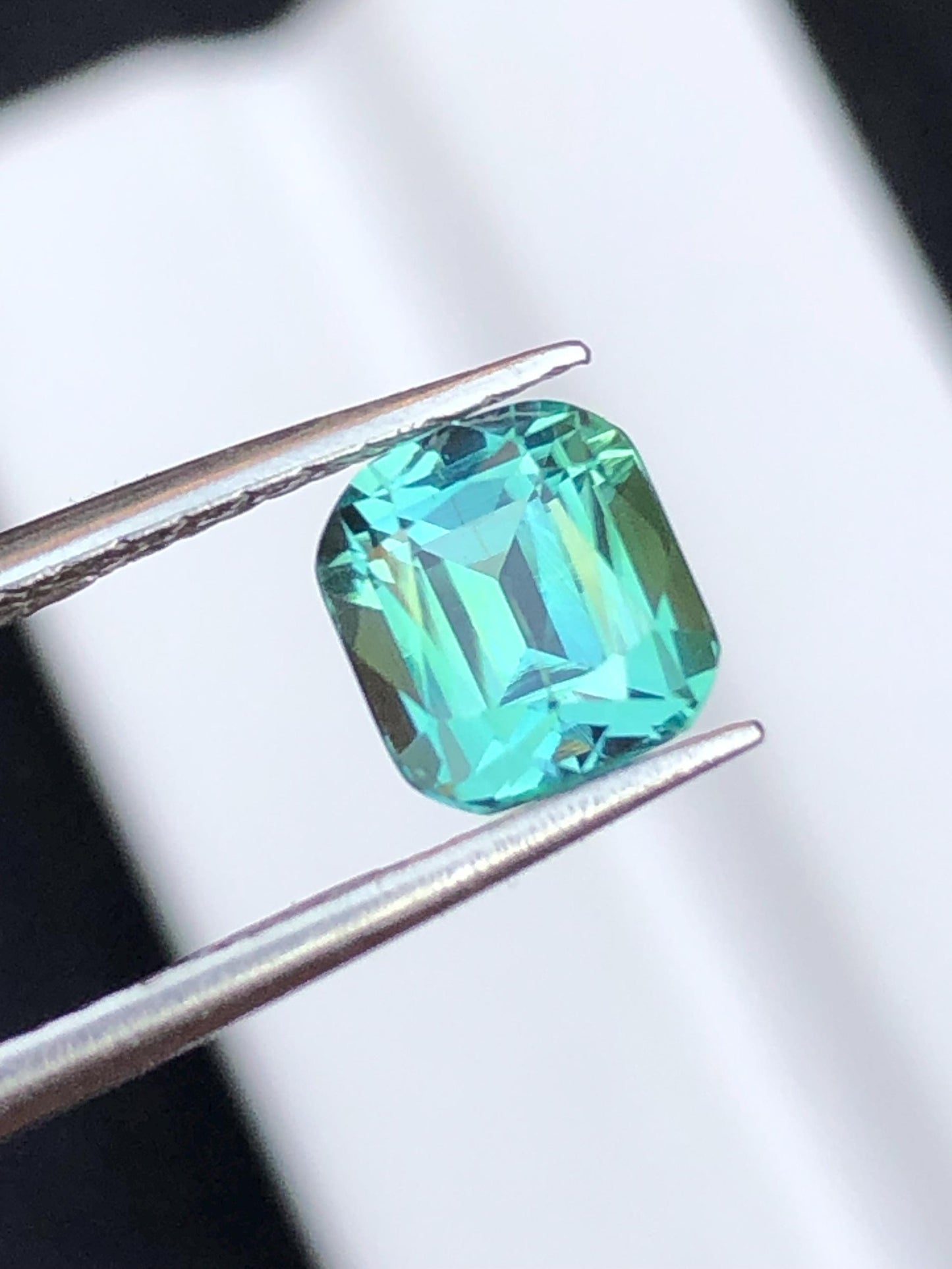 Top Colour Tourmaline Faceted 1.70 ct - Natural Gemstone for Jewelry