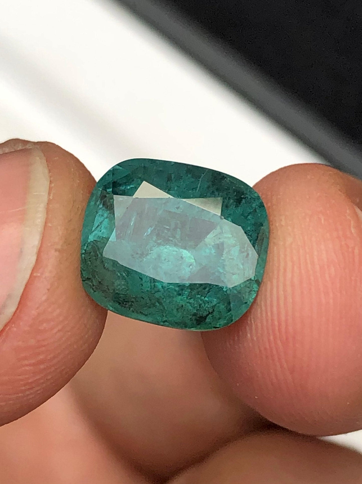 Natural Green Tourmaline Faceted 4.60 ct - Gemstone for Jewelry from Afghanistan