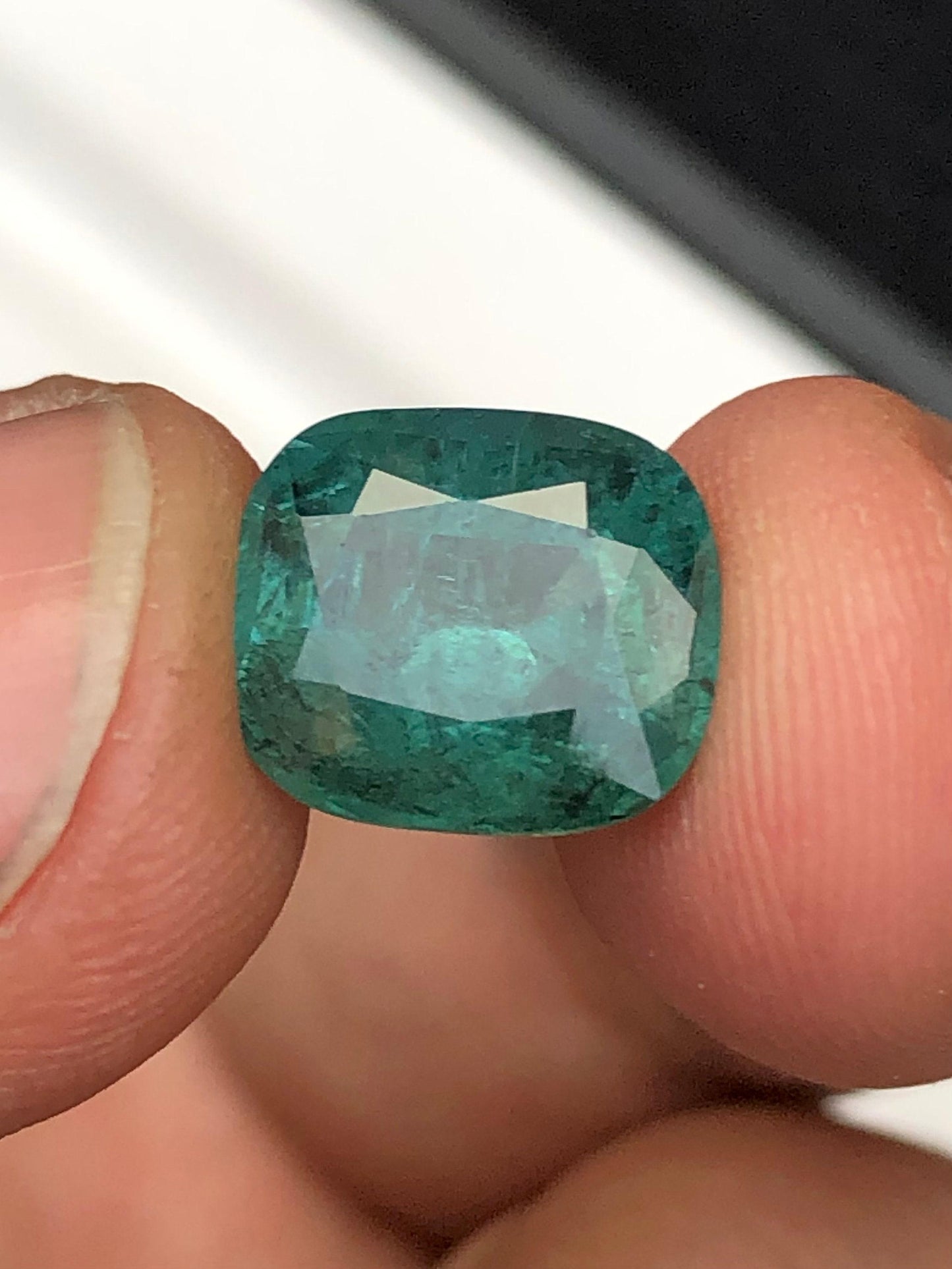 Natural Green Tourmaline Faceted 4.60 ct - Gemstone for Jewelry from Afghanistan